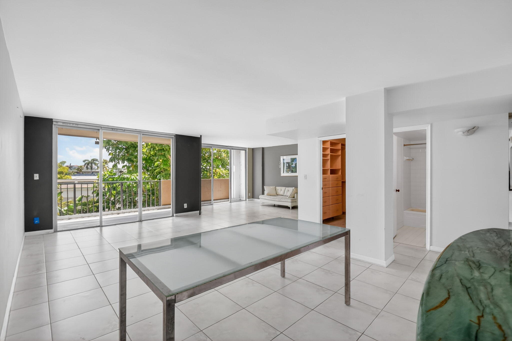 HORIZON WEST CONDO - Residential