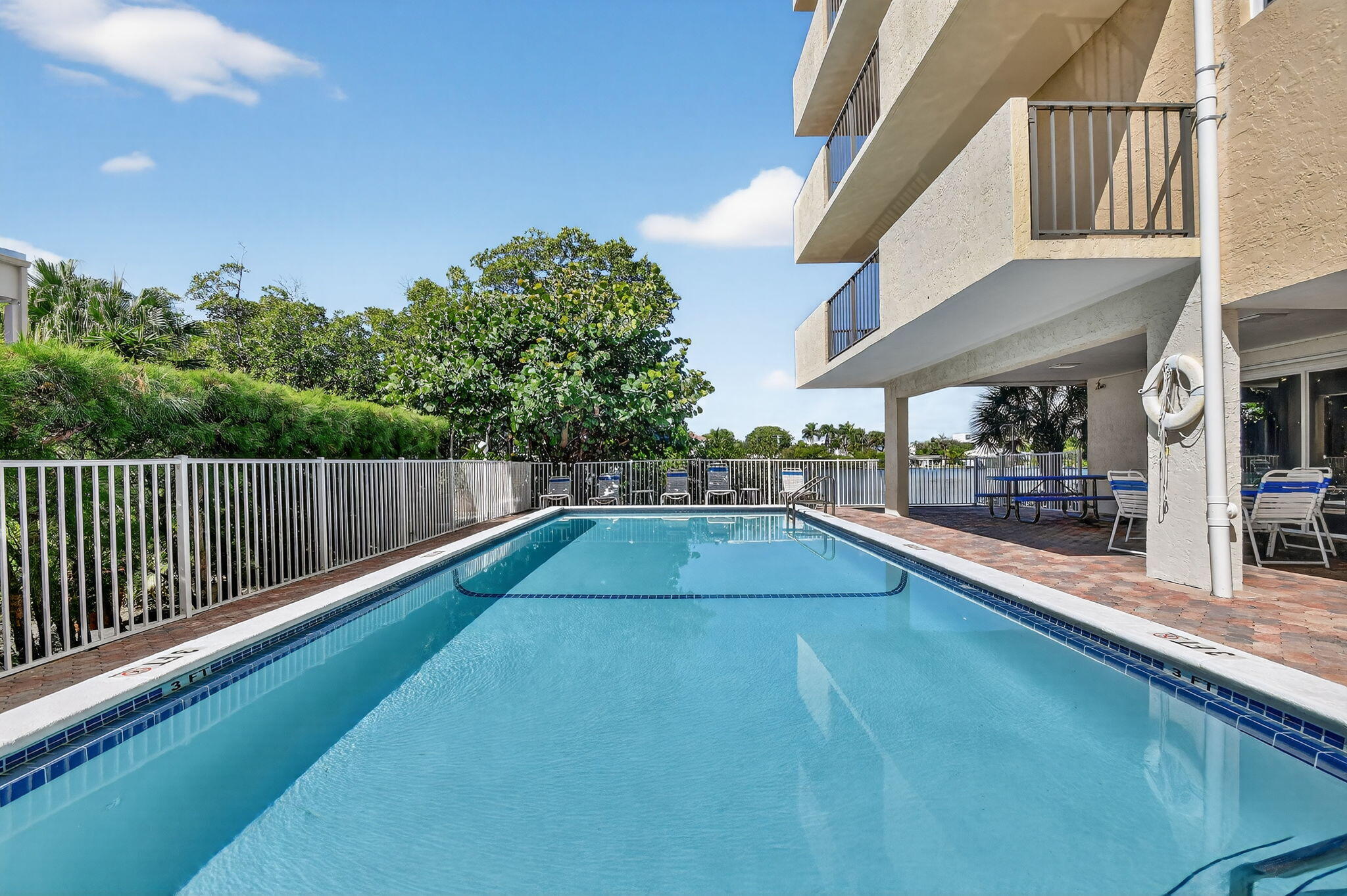 HORIZON WEST CONDO - Residential