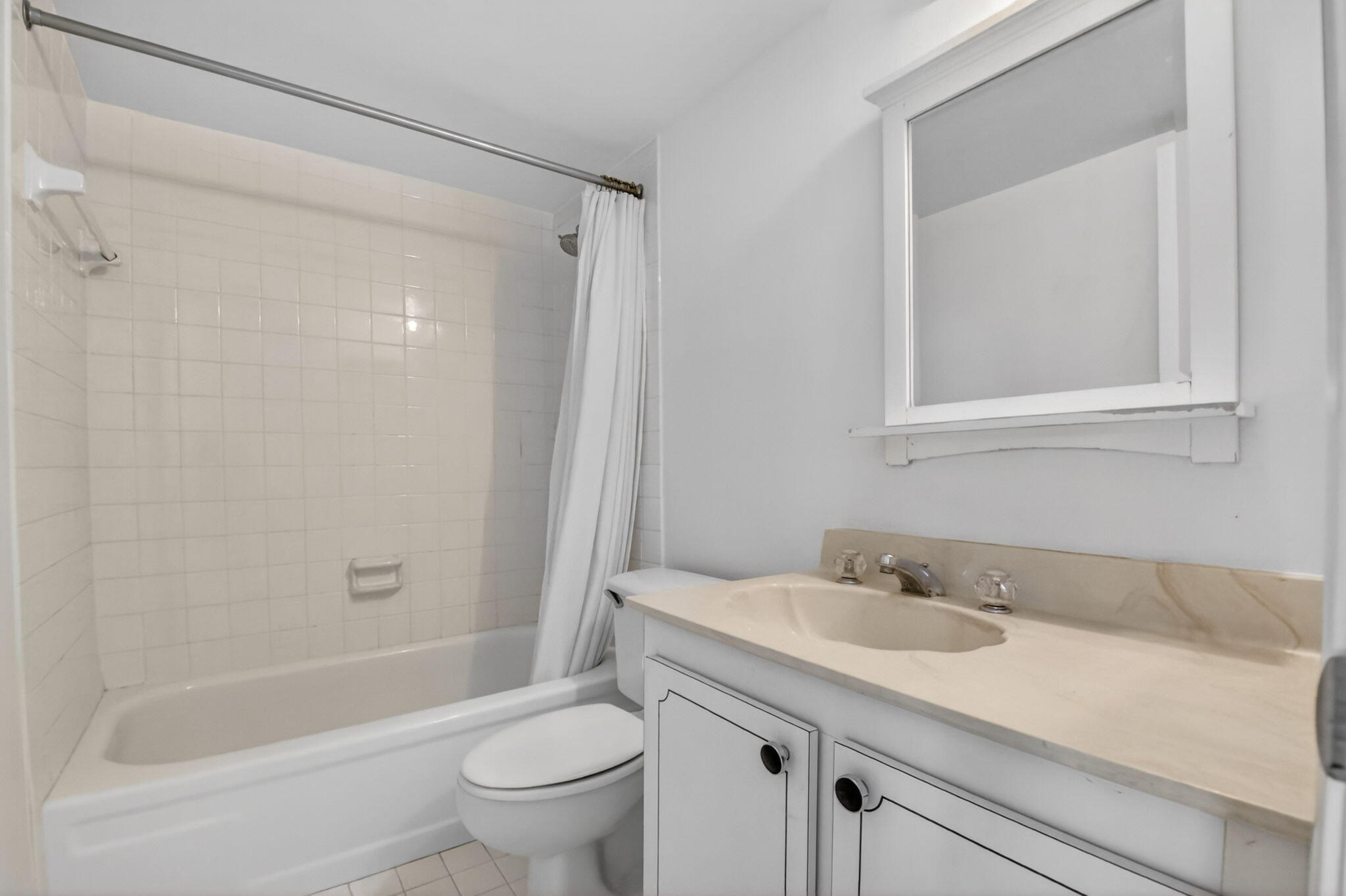 HORIZON WEST CONDO - Residential