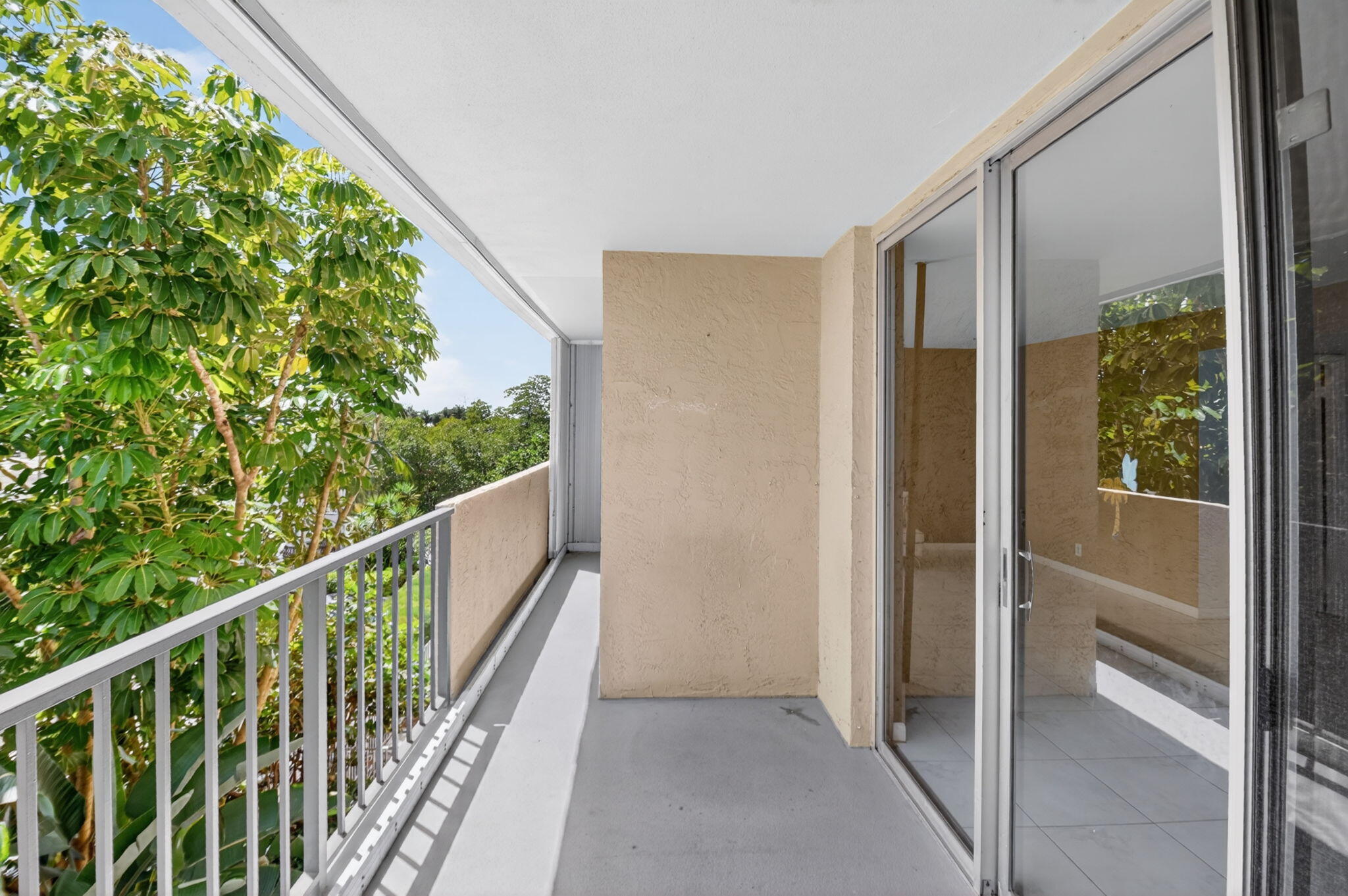 HORIZON WEST CONDO - Residential