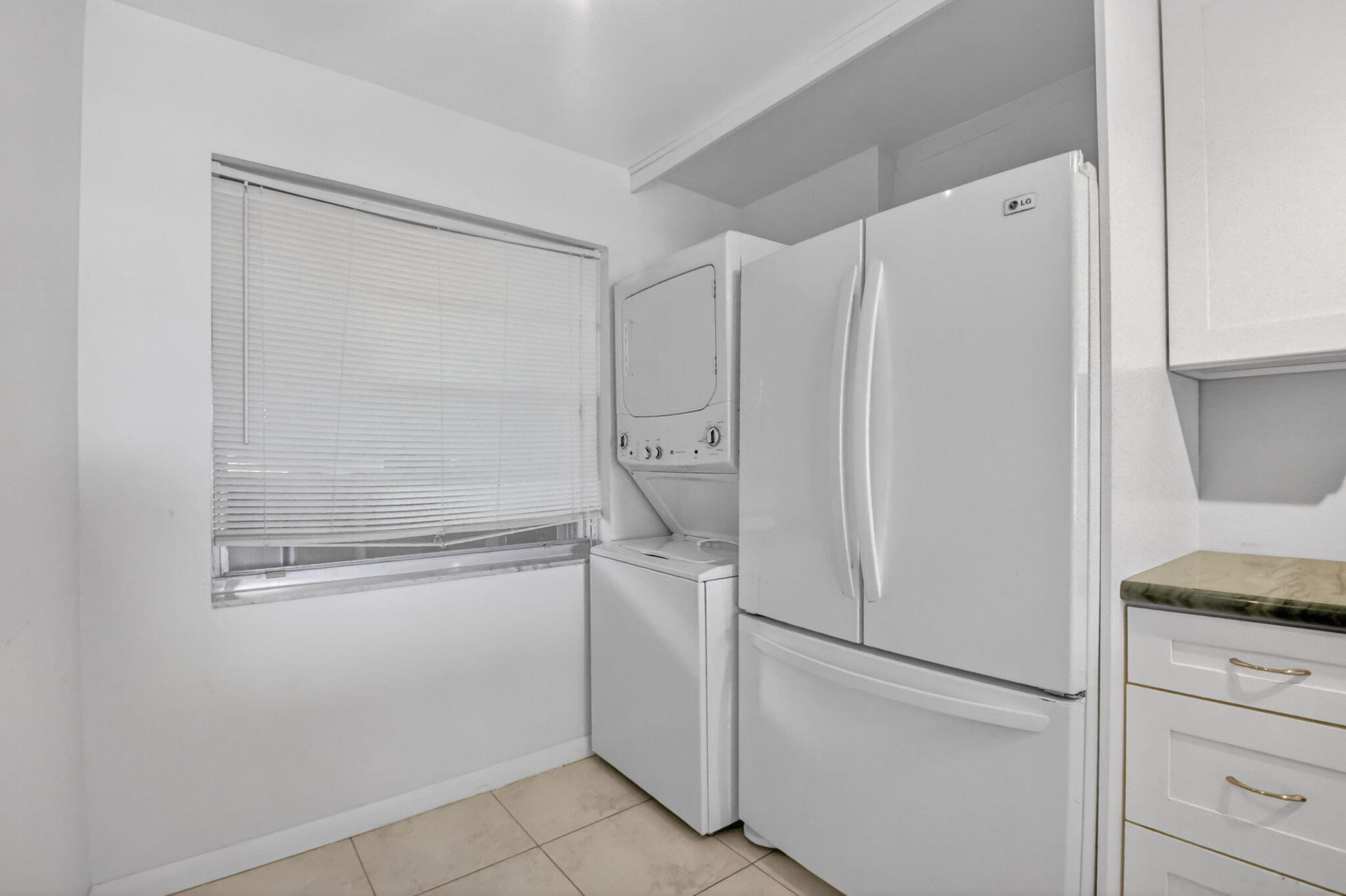 HORIZON WEST CONDO - Residential