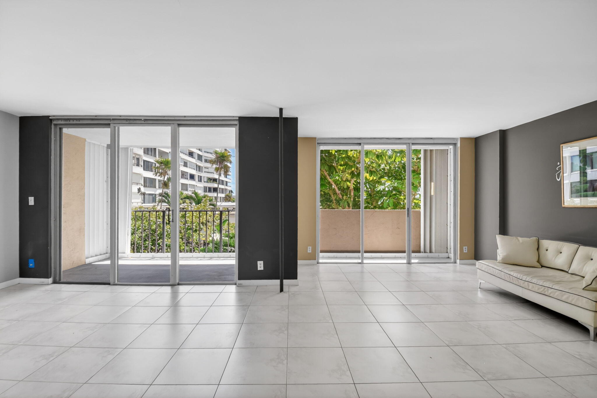 HORIZON WEST CONDO - Residential