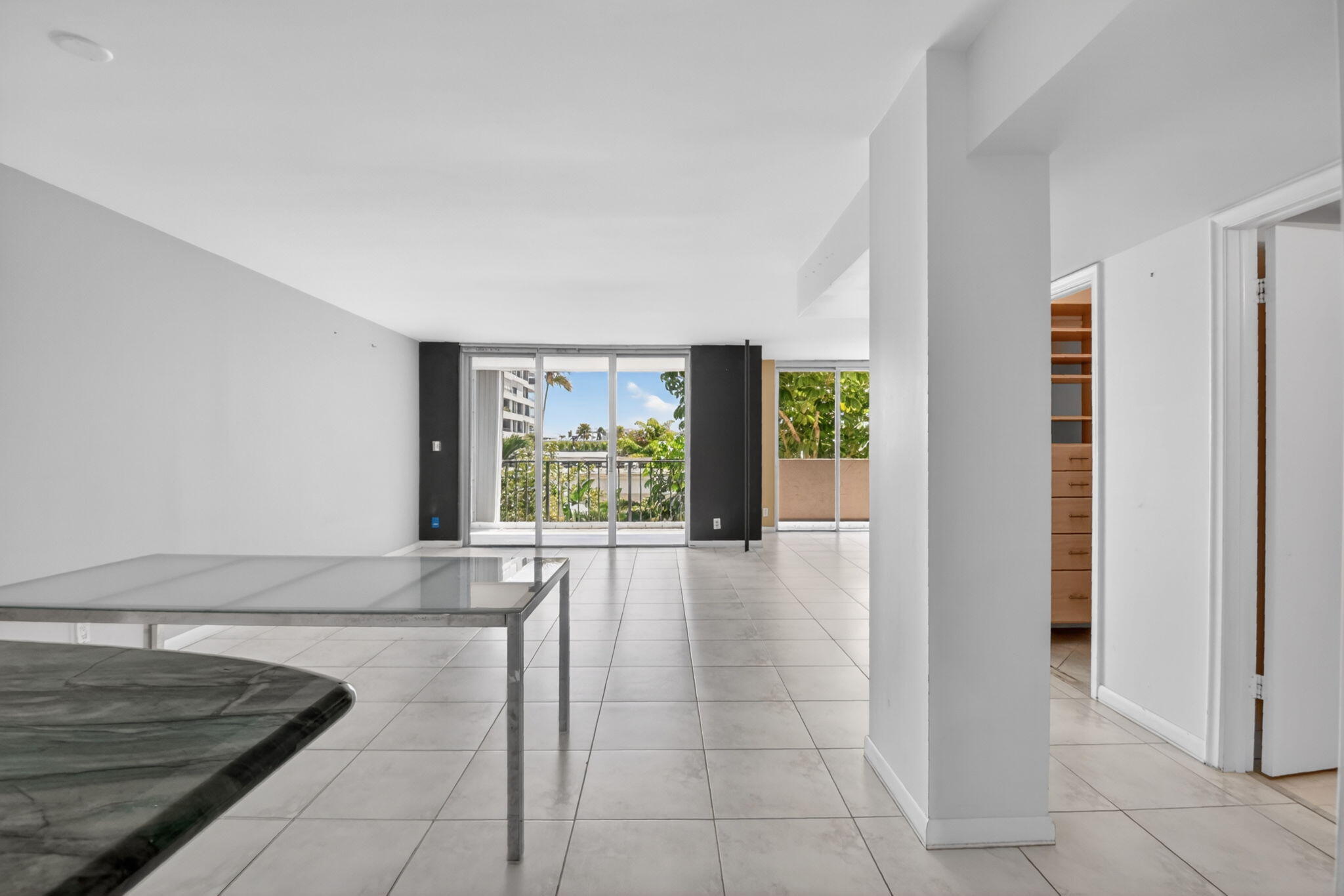 HORIZON WEST CONDO - Residential