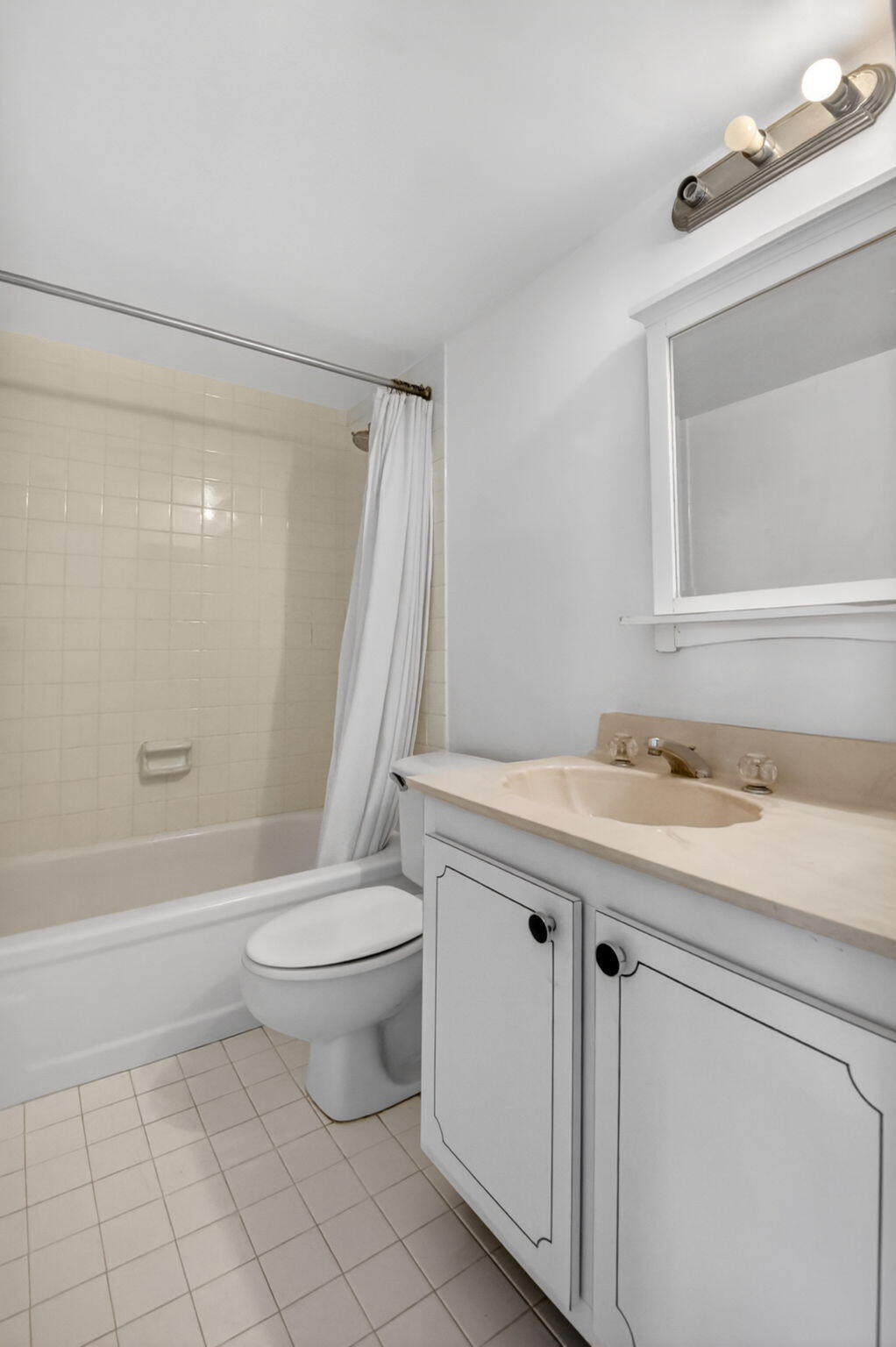 HORIZON WEST CONDO - Residential