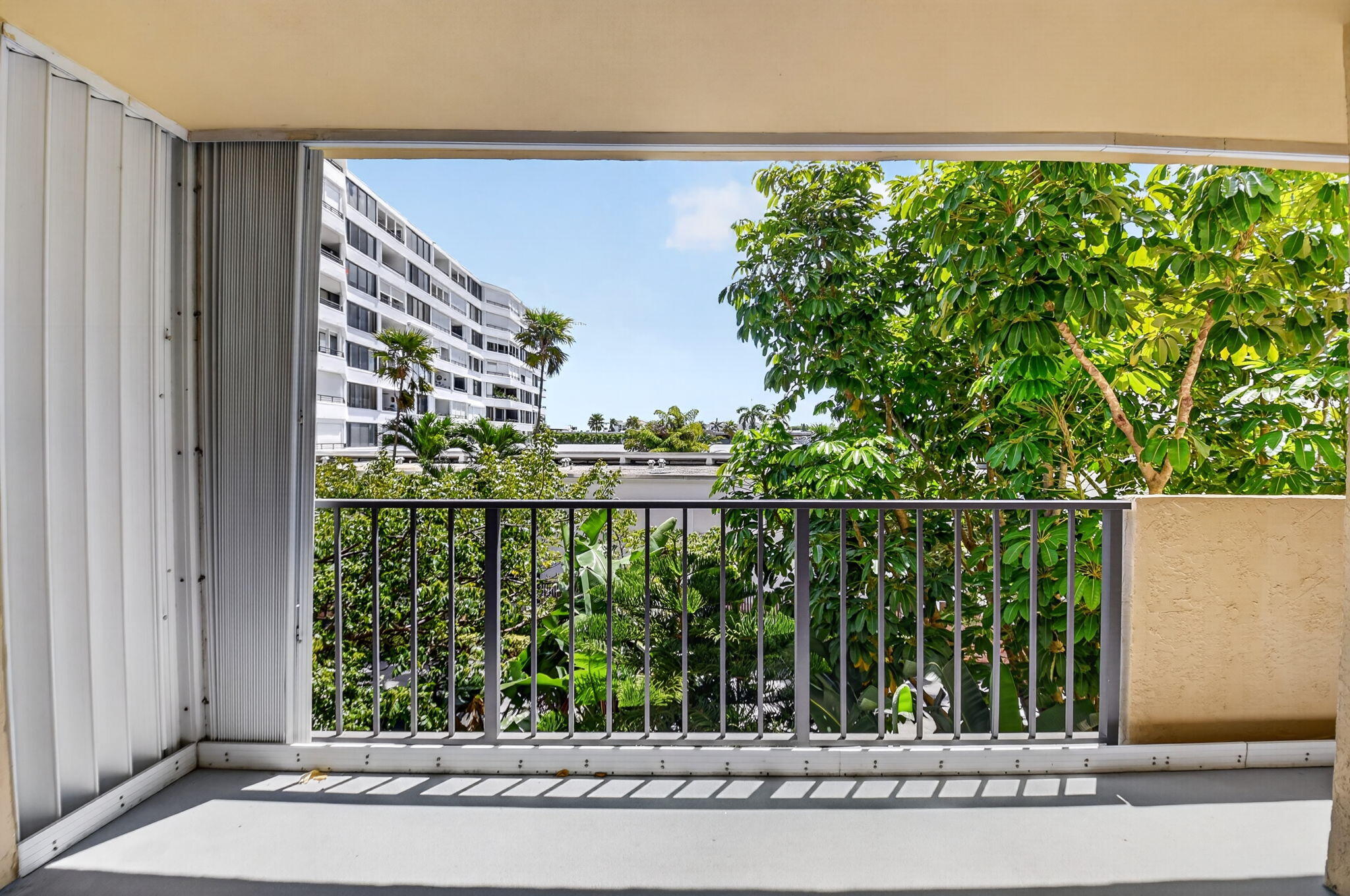 HORIZON WEST CONDO - Residential