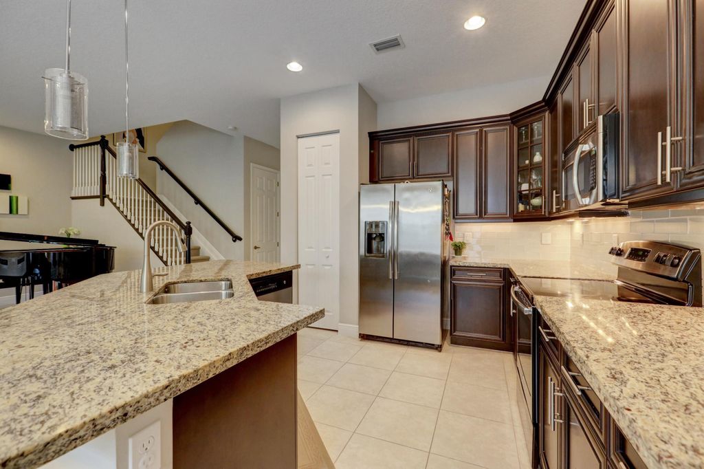 Photo of 2140 Wells Pl, Palm Beach Gardens, FL 33418 (MLS # R11087054)