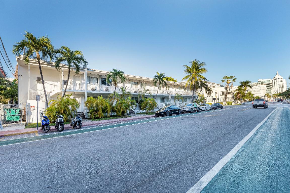 1600 PENNSYLVANIA AVE CON - Residential Income