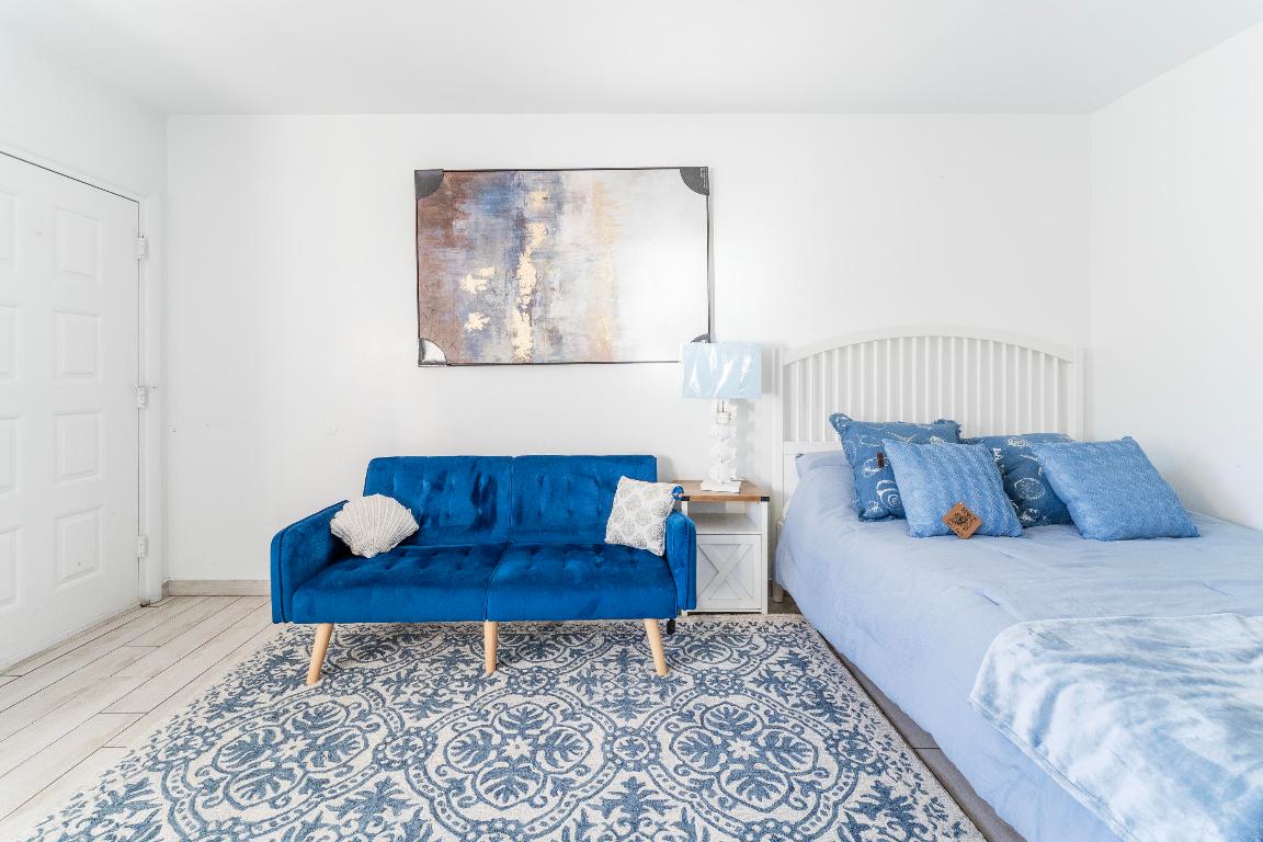 1600 PENNSYLVANIA AVE CON - Residential Income