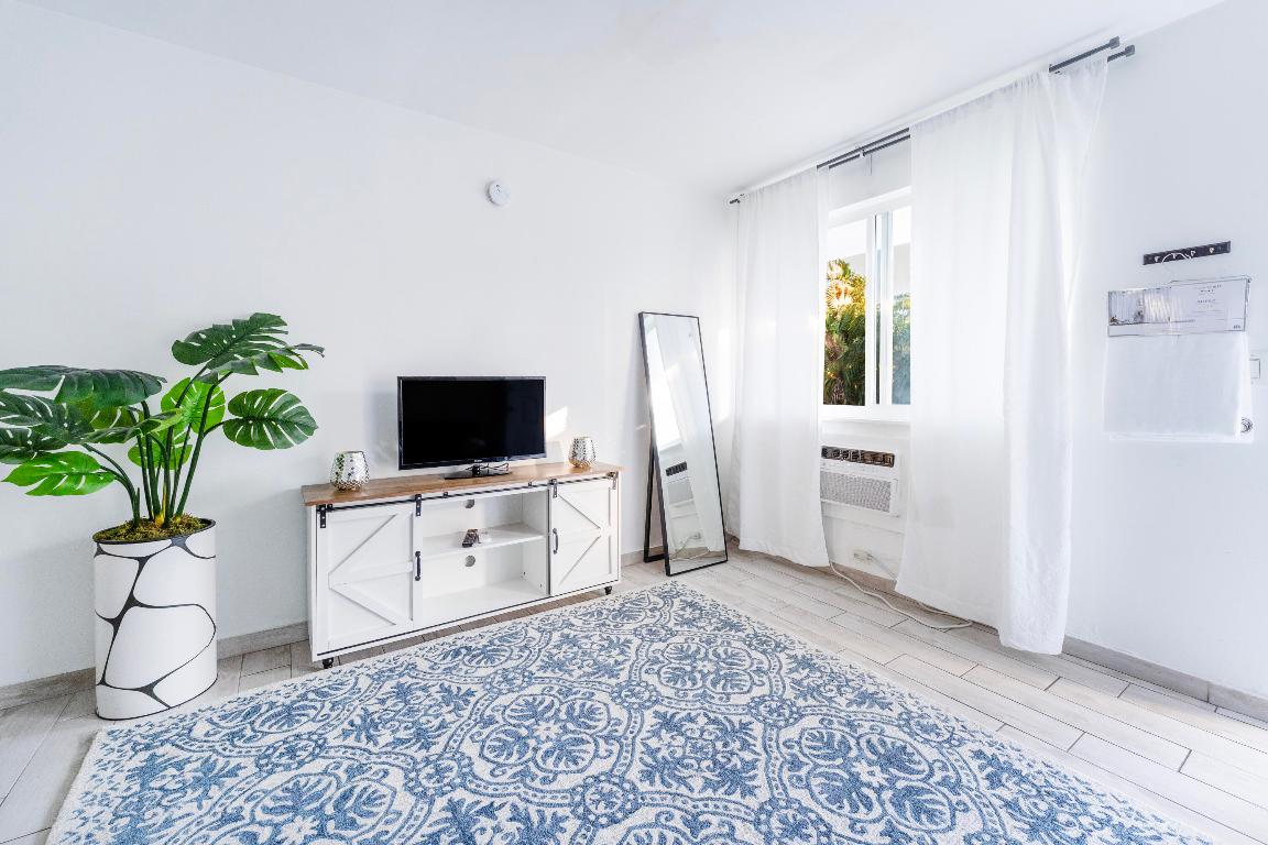 1600 PENNSYLVANIA AVE CON - Residential Income