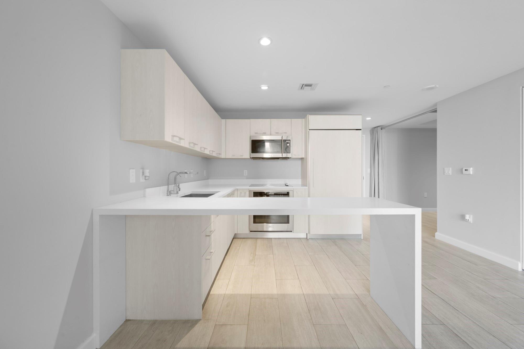 BRICKELL HEIGHTS EAST CON - Residential Lease