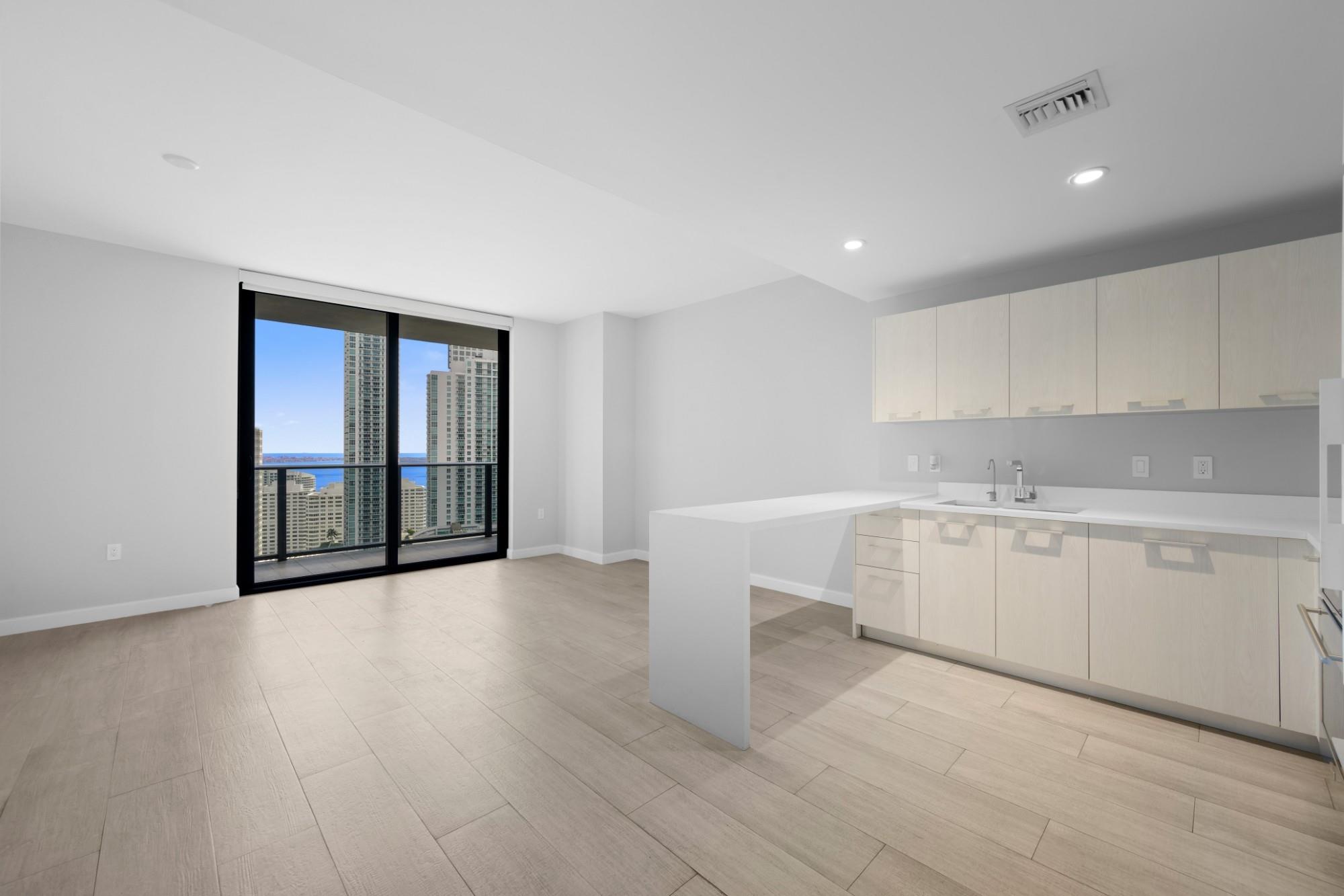 Welcome to Paradise. Impressive 1 Bed + Den, 2 Bath Unit with Unbeatable Amenities and Outstanding City and water views. Live in the heart of Miami’s vibrant Brickell neighborhood. Enjoy immediate access to top restaurants, bars, and shops—everything you need is just steps away. World-Class Amenities: Fully-equipped gym Rejuvenating sauna Luxurious club area Three pools Private theater Business center, and more.