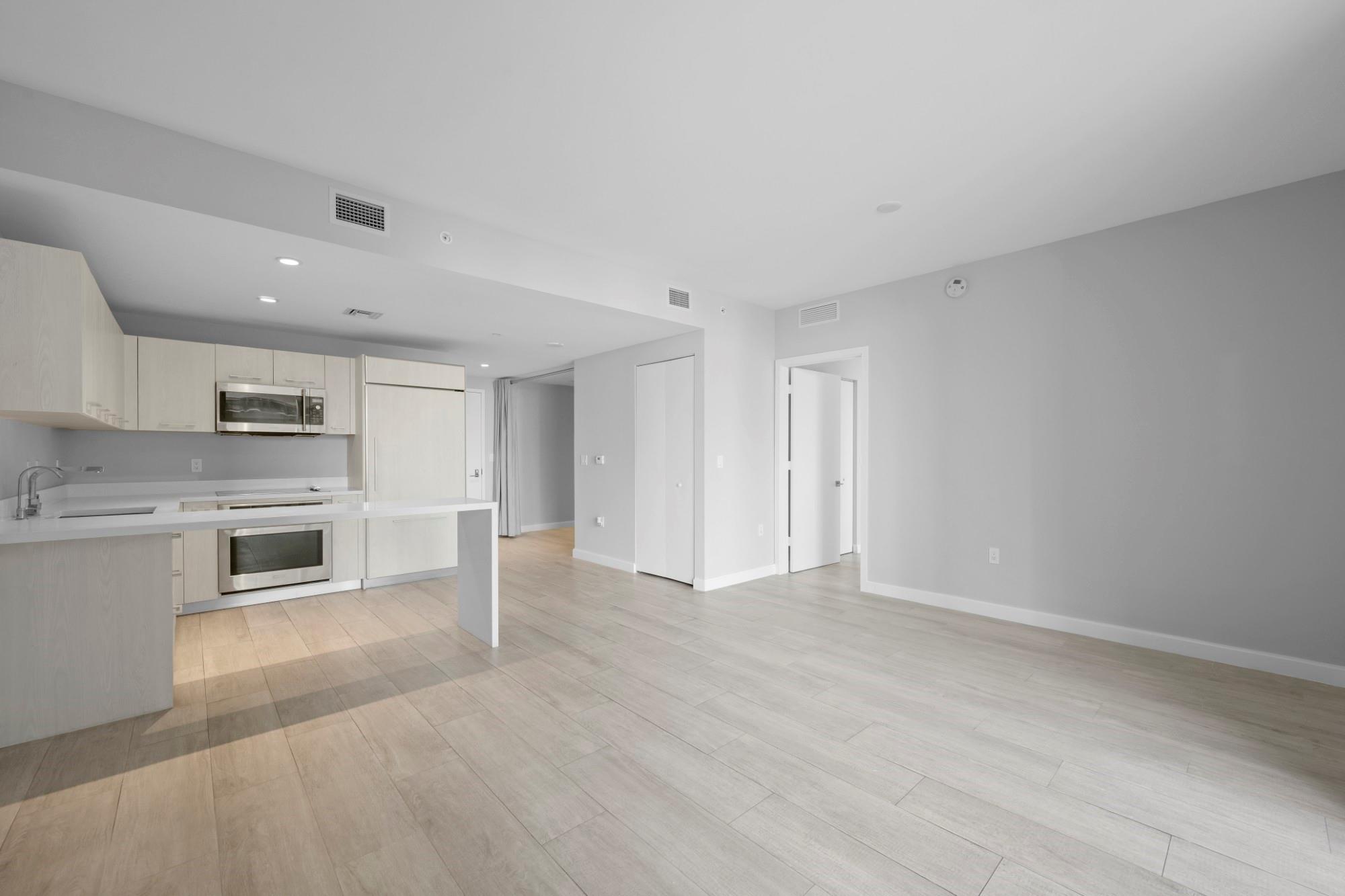 BRICKELL HEIGHTS EAST CON - Residential Lease