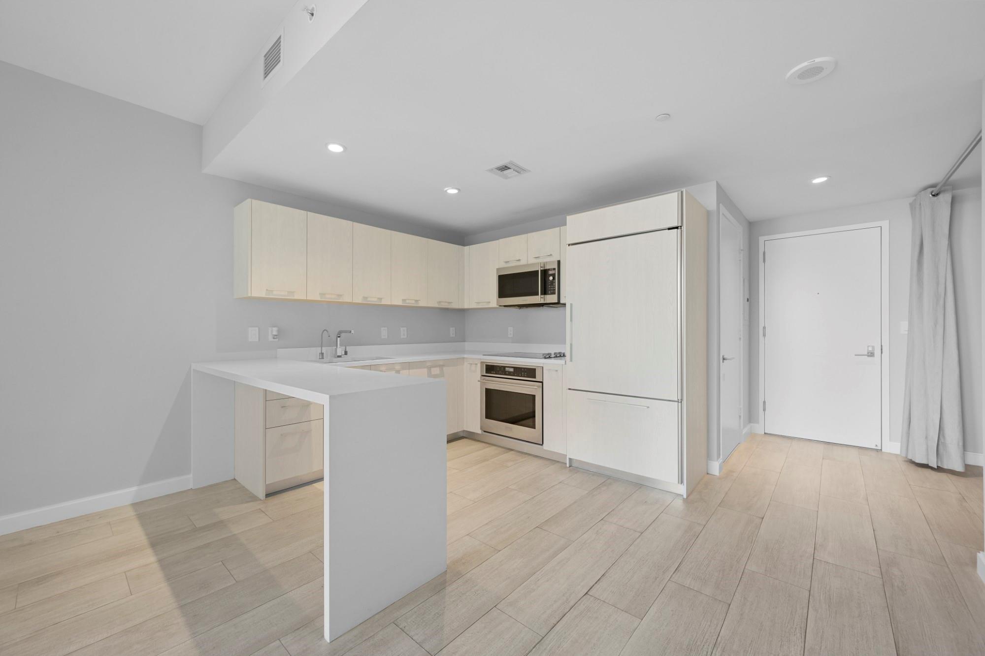 BRICKELL HEIGHTS EAST CON - Residential Lease