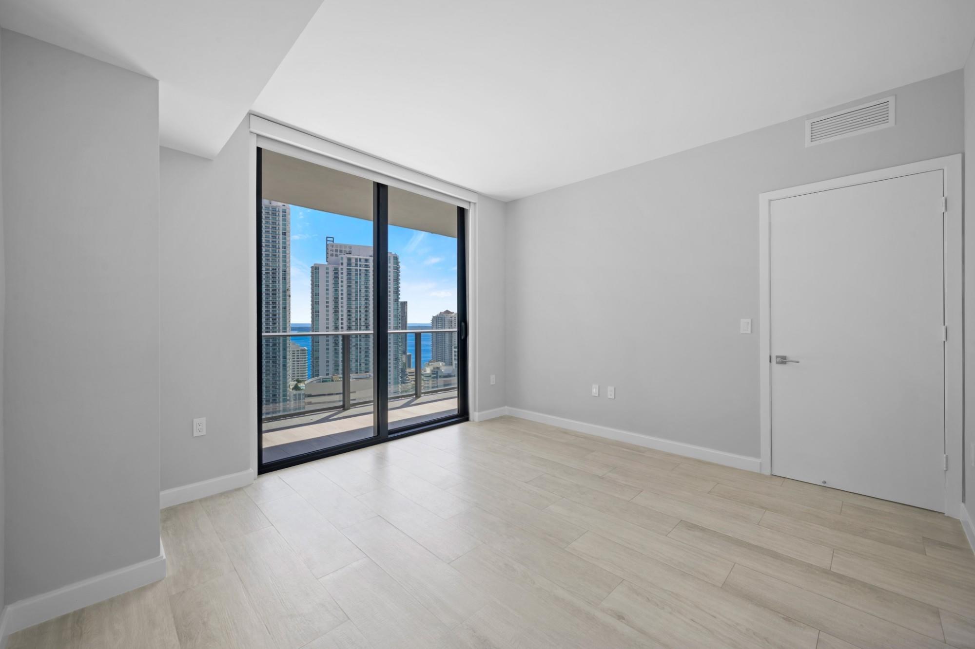 BRICKELL HEIGHTS EAST CON - Residential Lease