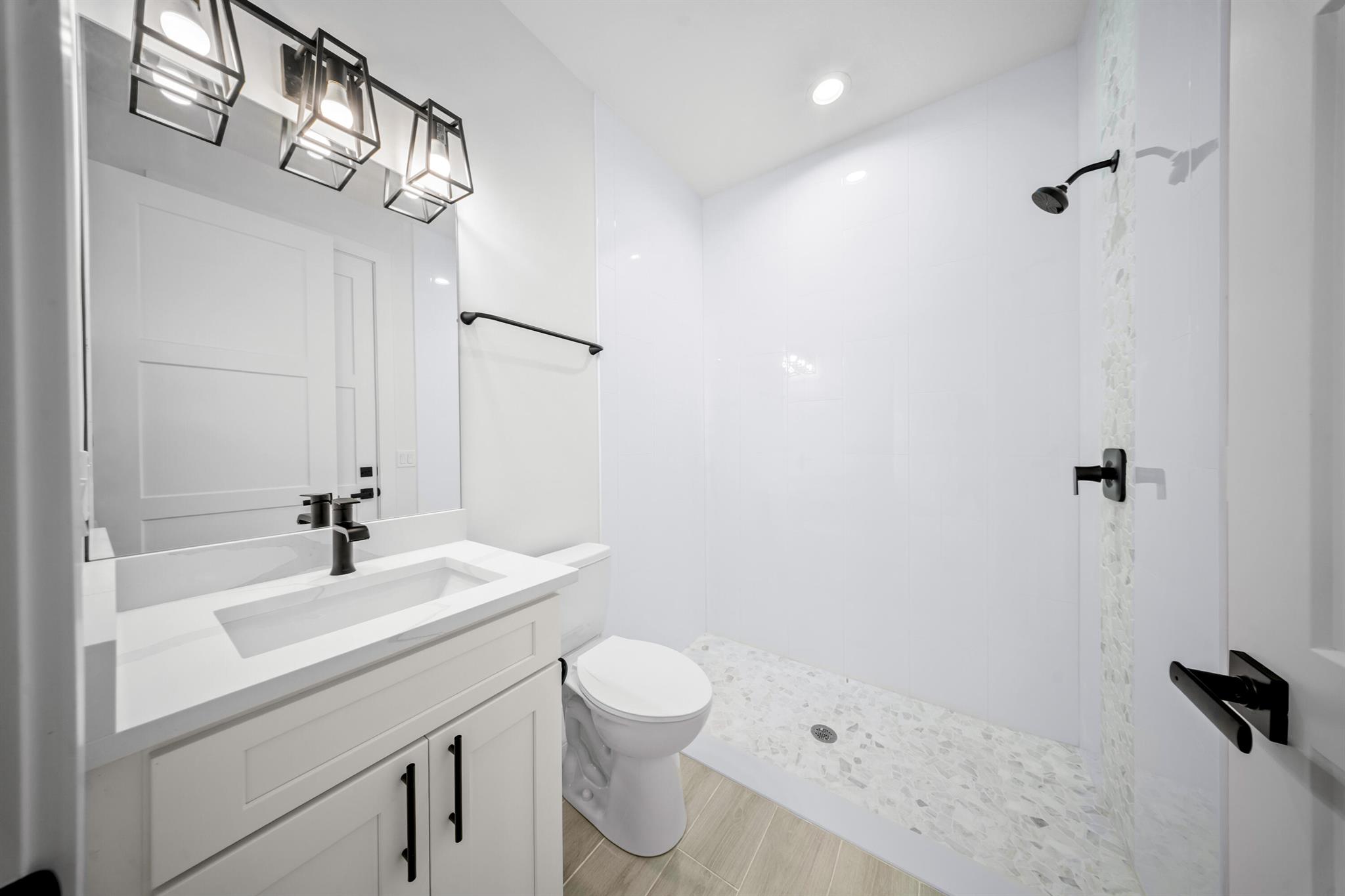 PINE HOLLOW UNITS THREE & - Residential