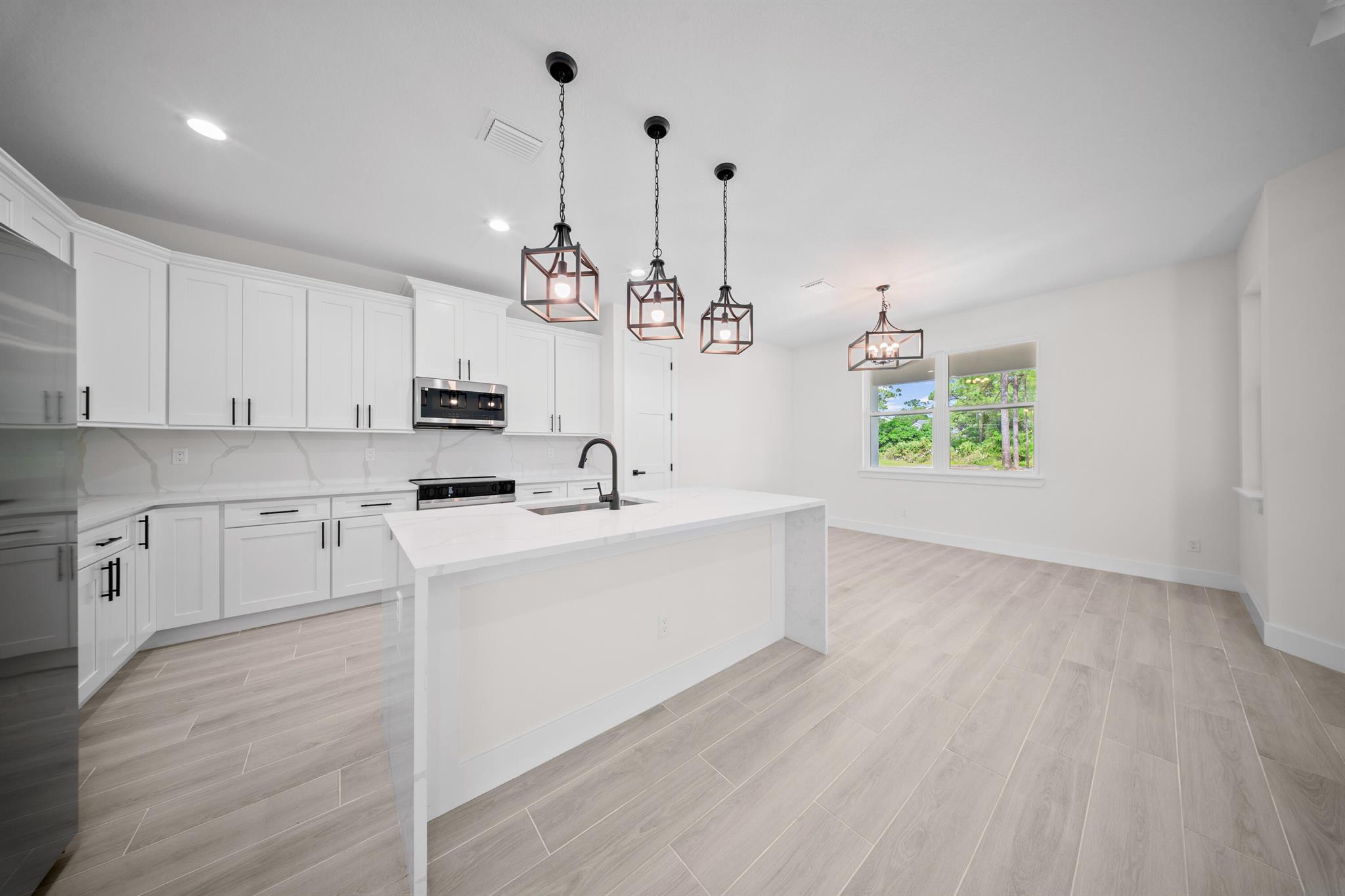 PINE HOLLOW UNITS THREE & - Residential