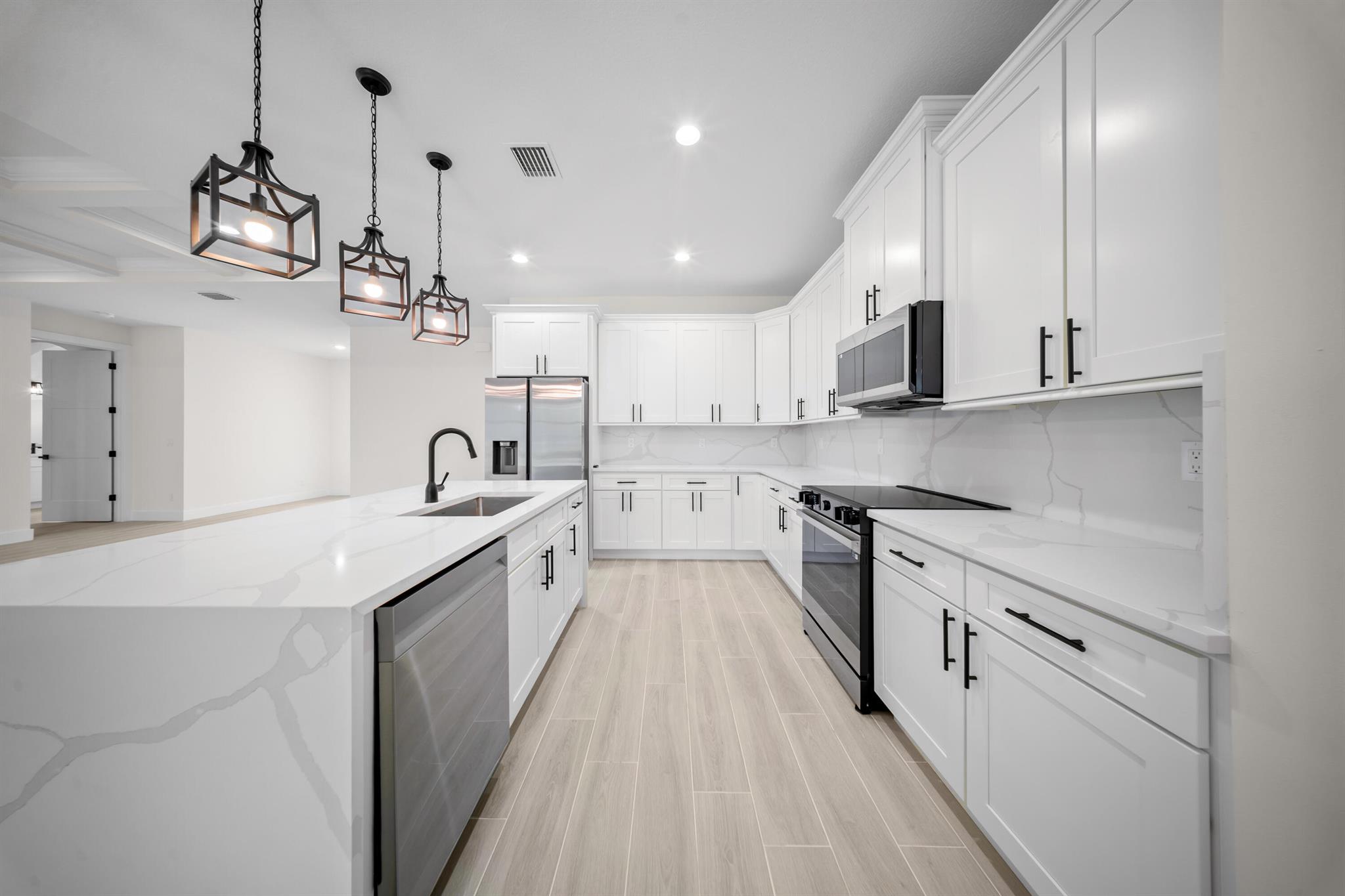 PINE HOLLOW UNITS THREE & - Residential