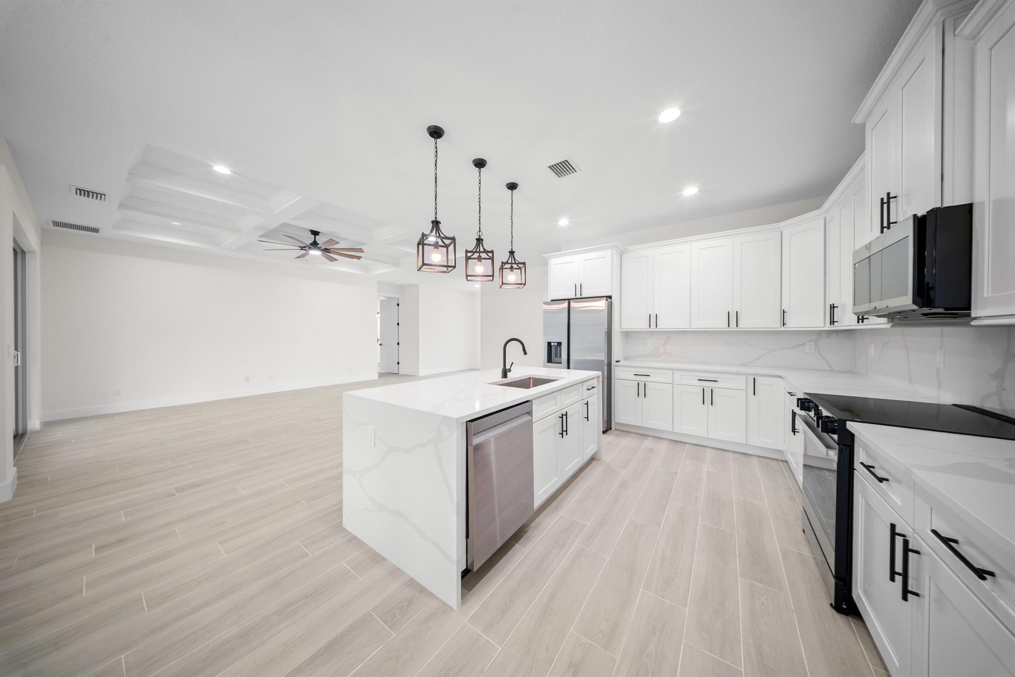 PINE HOLLOW UNITS THREE & - Residential