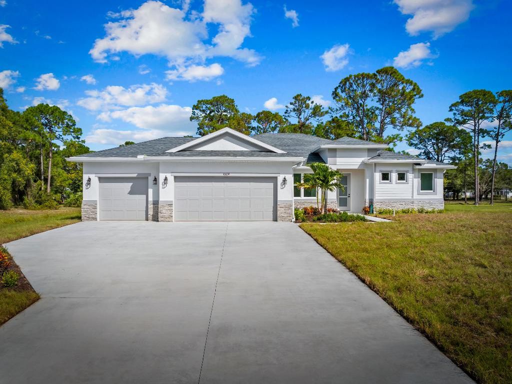 Photo of 10634 Sugar Pine Drive, Fort Pierce, FL 34945 (MLS # R11136543)