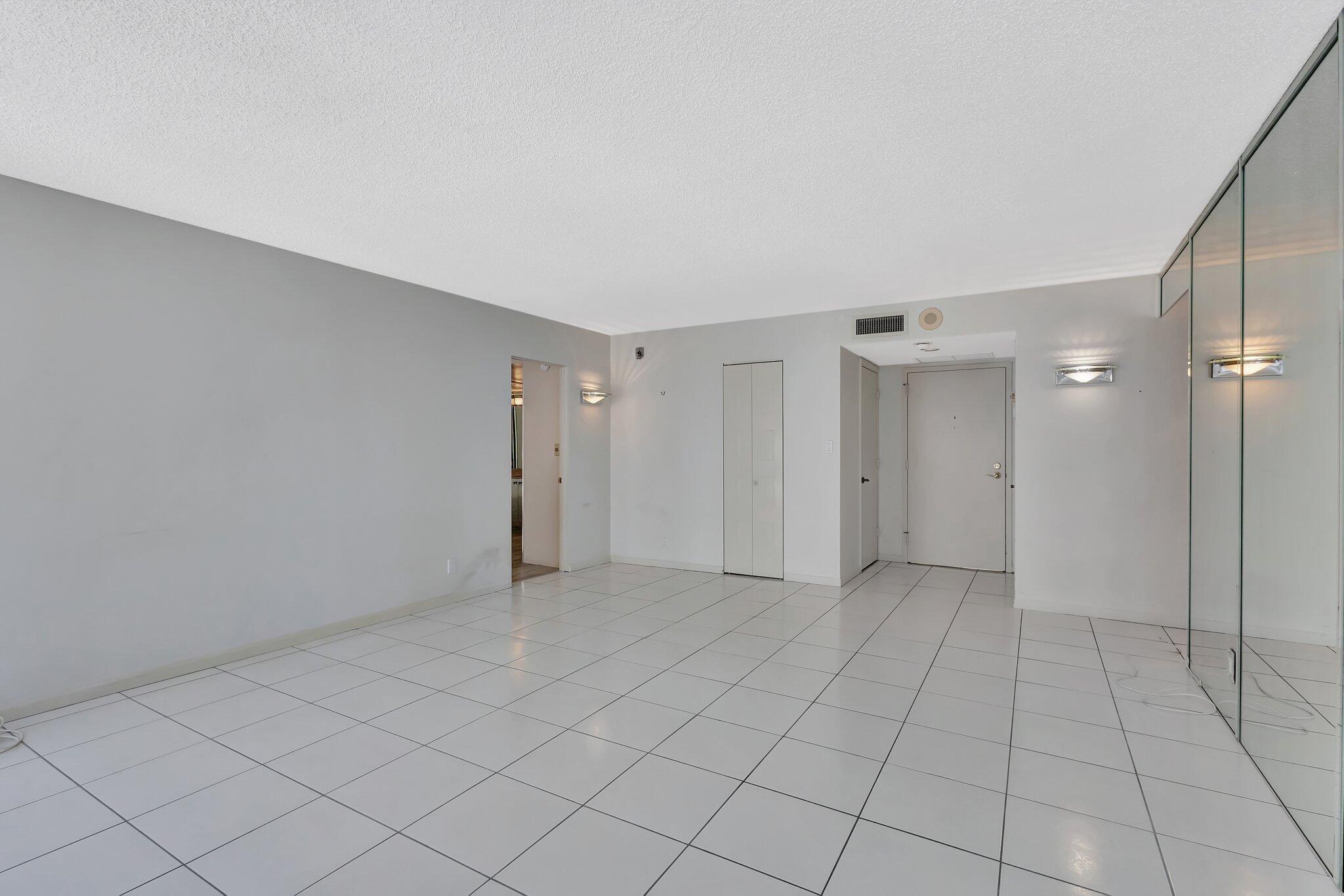 1010 S Ocean Boulevard 914