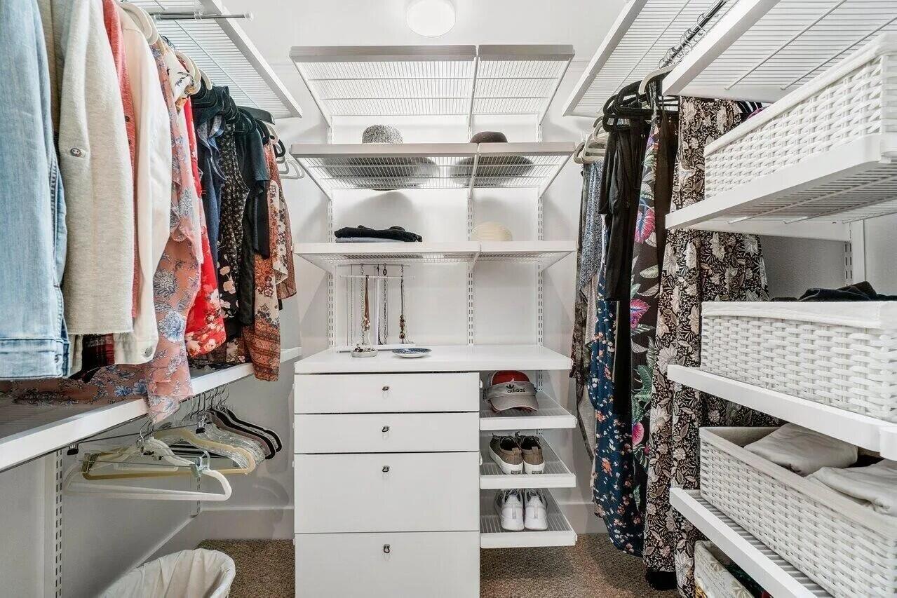 HYPOLUXOS MARINERS CAY CONDO - Residential