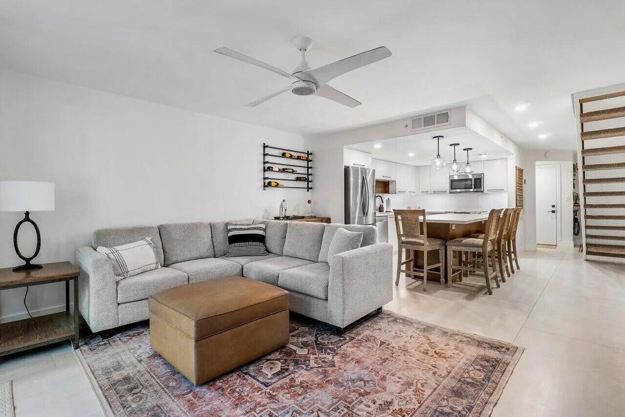 HYPOLUXOS MARINERS CAY CONDO - Residential