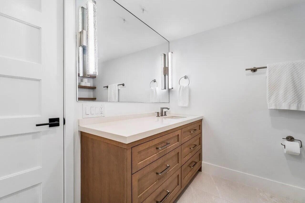 HYPOLUXOS MARINERS CAY CO - Residential