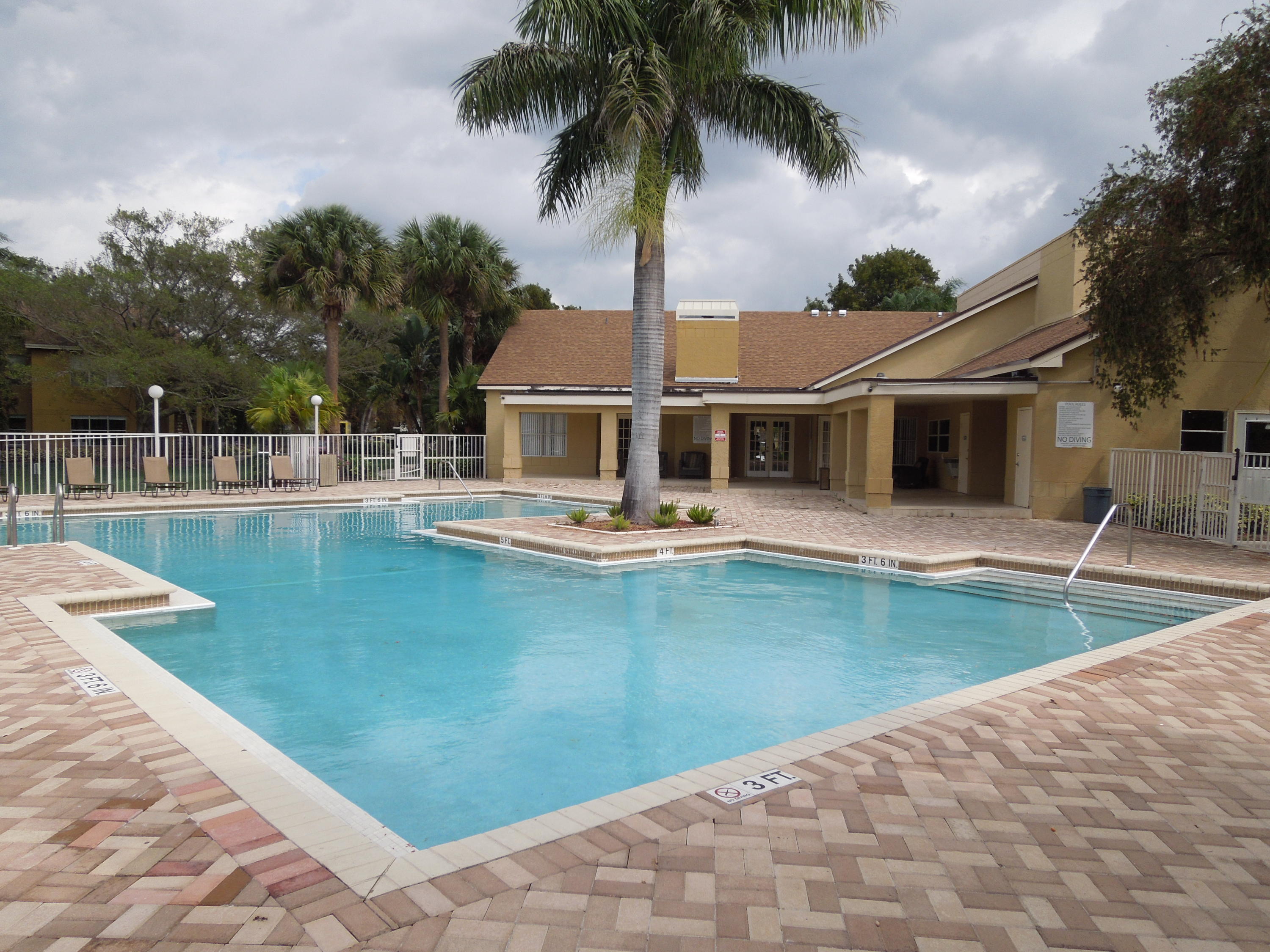 PONTE VERDE AT PALM BEACH LAKES CONDO - Residential