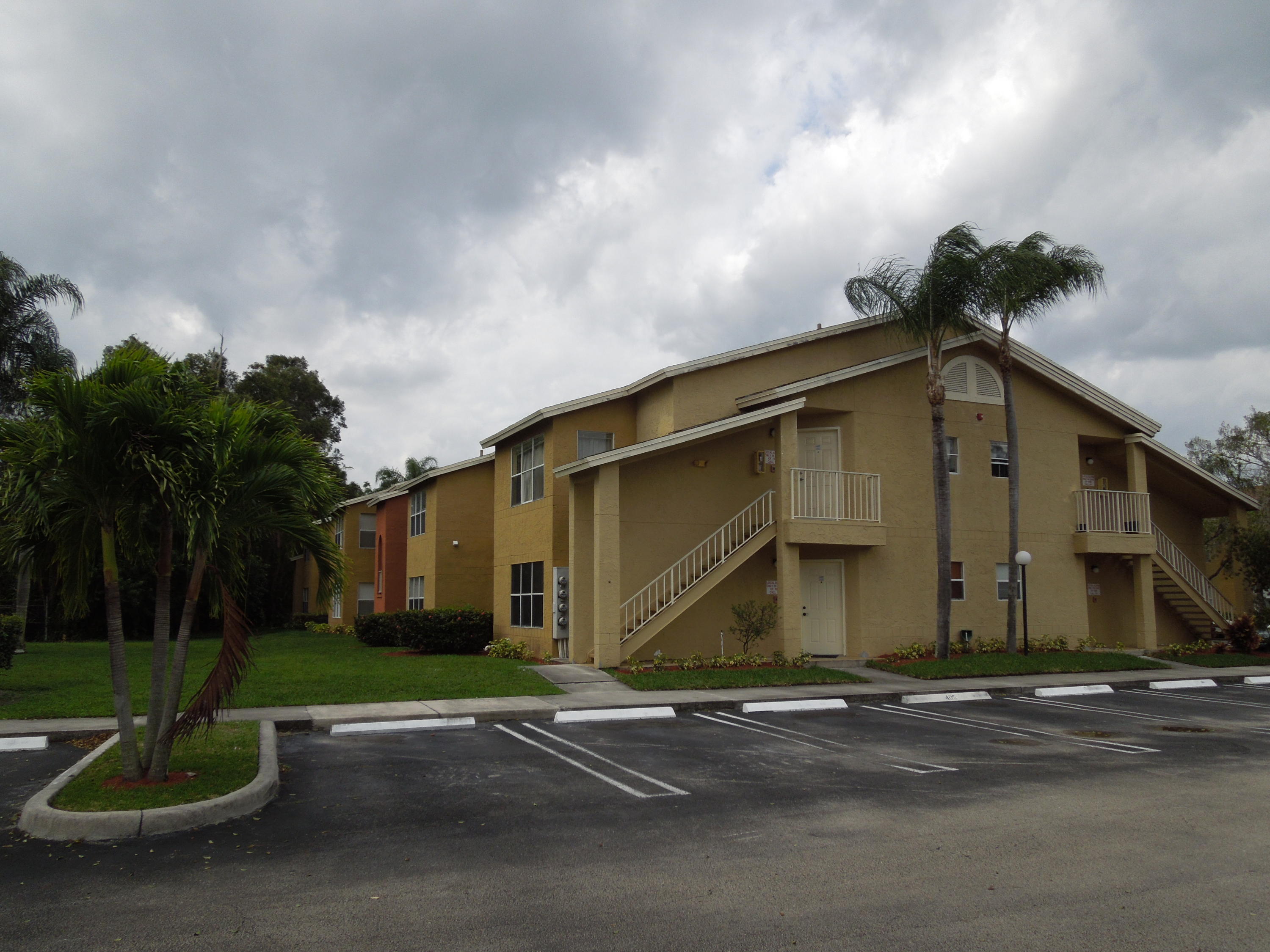 PONTE VERDE AT PALM BEACH LAKES CONDO - Residential