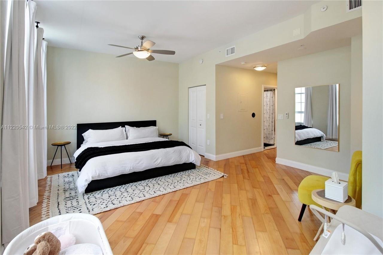 Las Olas By The River Con - Residential Lease