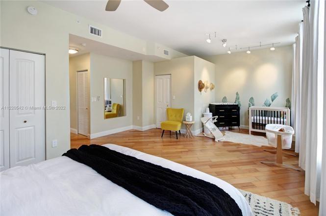 Las Olas By The River Con - Residential Lease