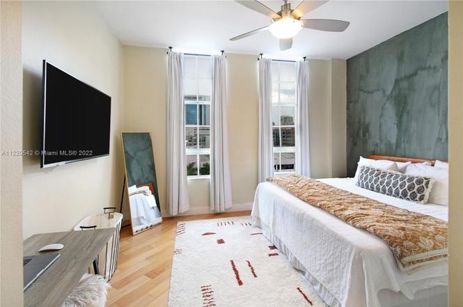 Las Olas By The River Con - Residential Lease