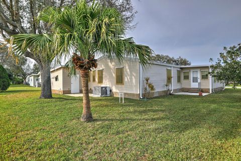 A home in Barefoot Bay