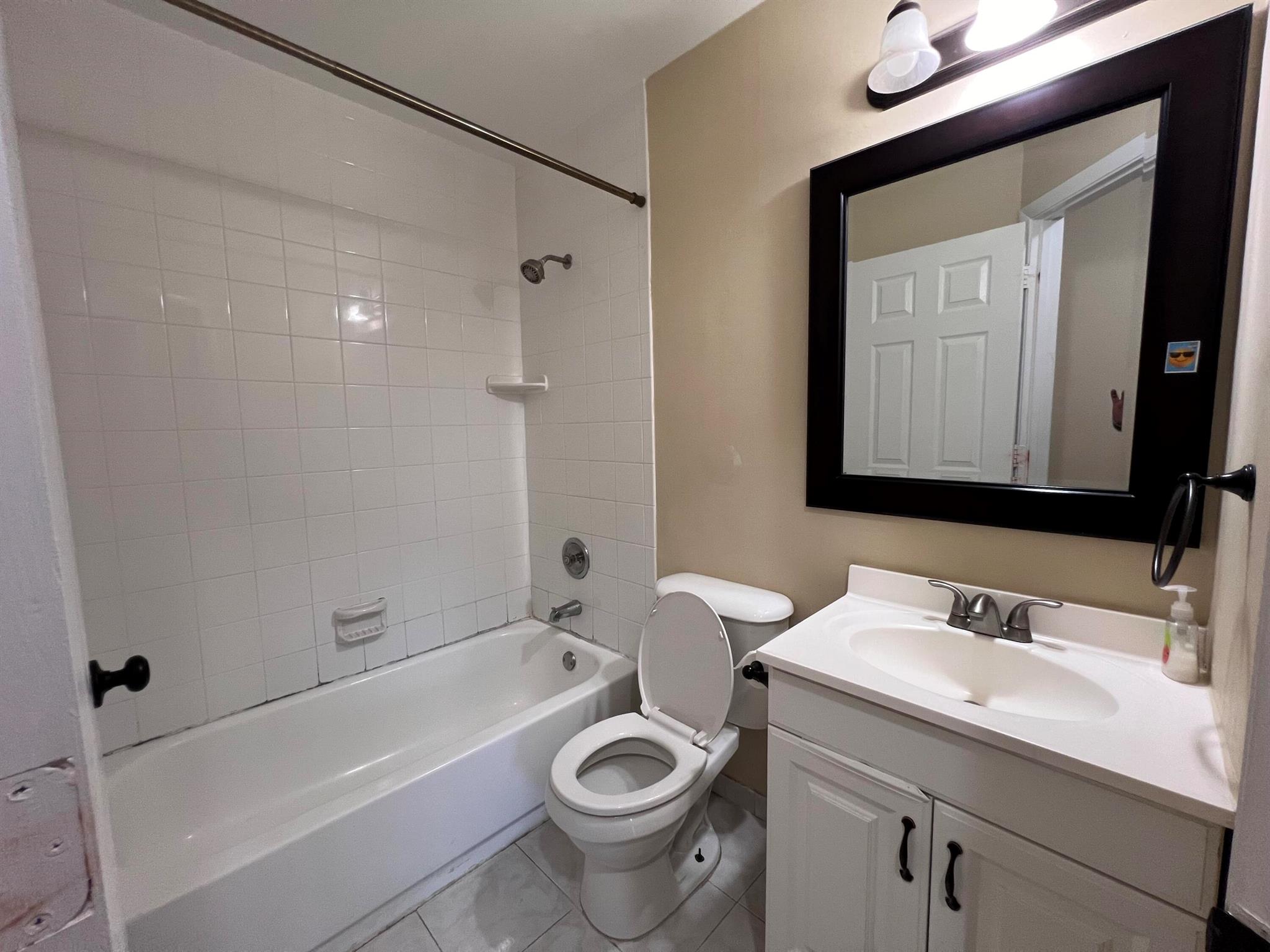 CANALAKE REPLAT - Residential Lease