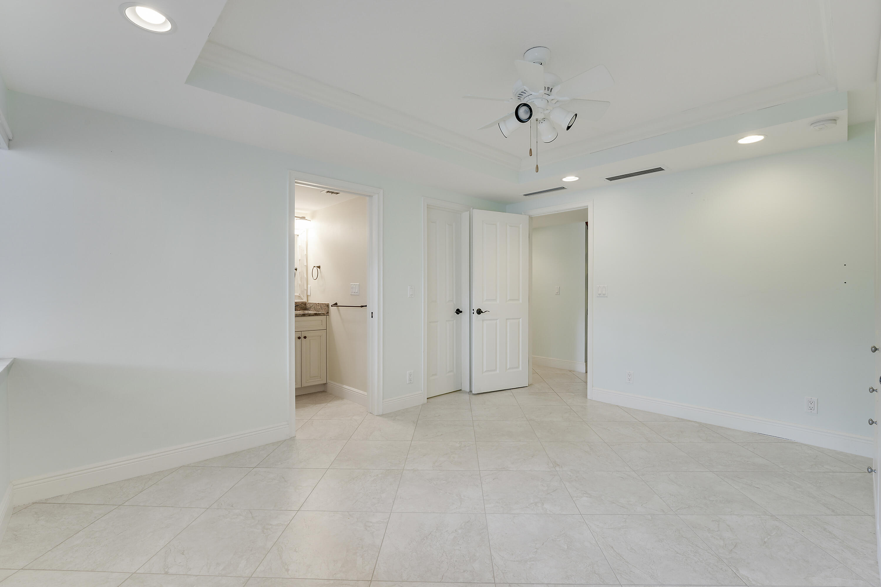 TWELVE OAKS CONDO - Residential