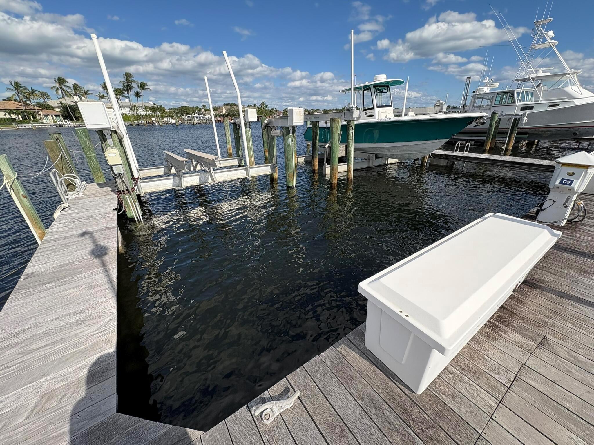 TWELVE OAKS CONDO - Residential