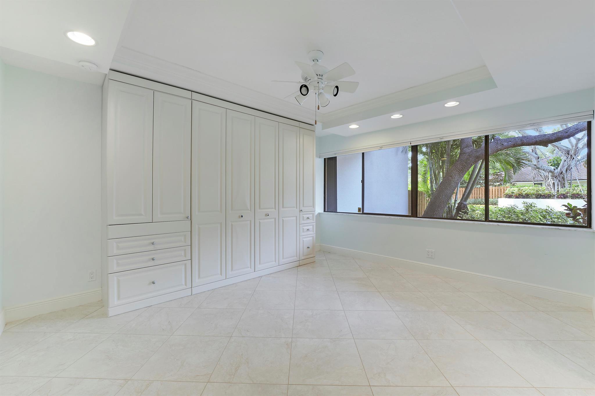 TWELVE OAKS CONDO - Residential