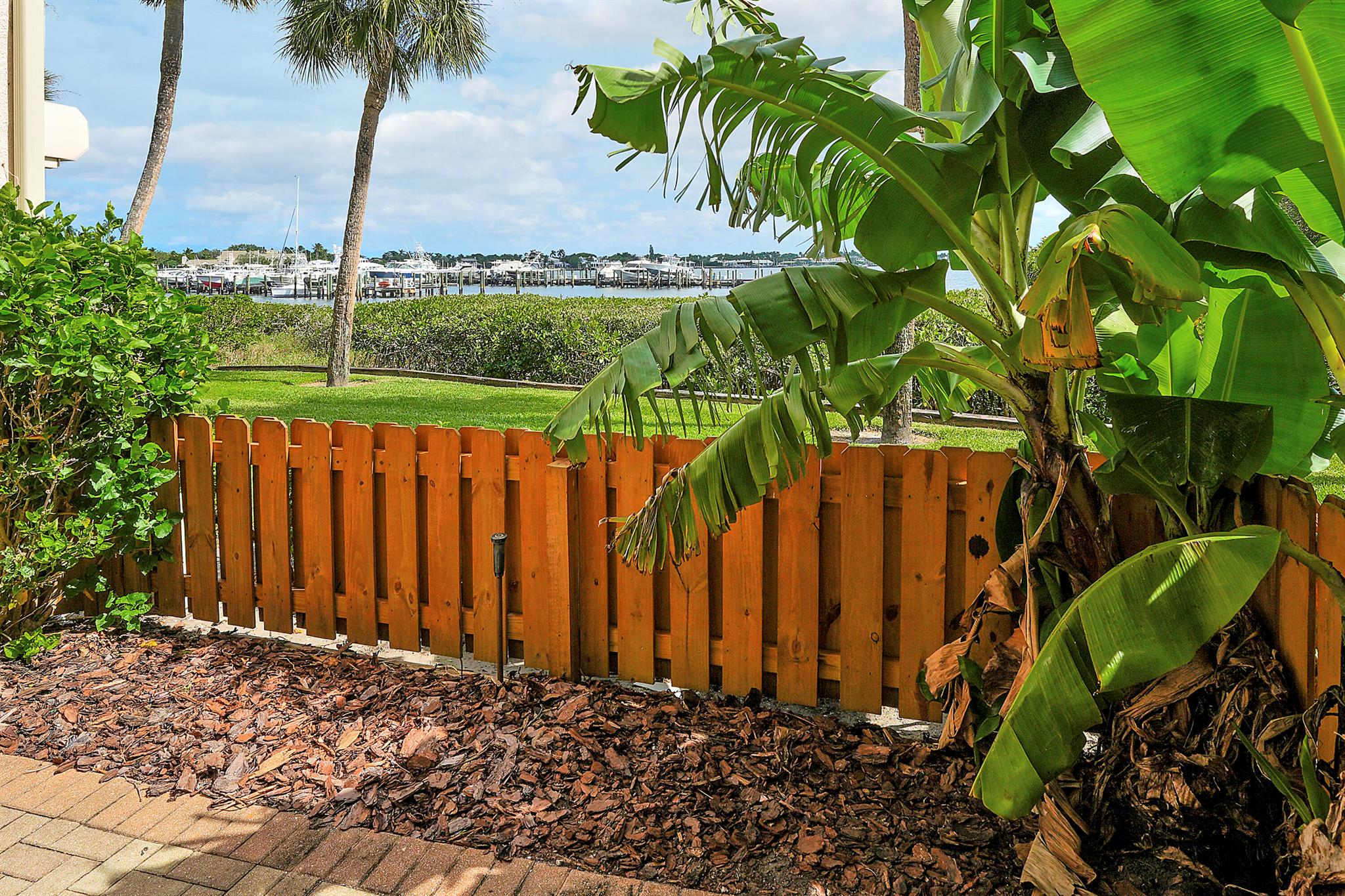 TWELVE OAKS CONDO - Residential