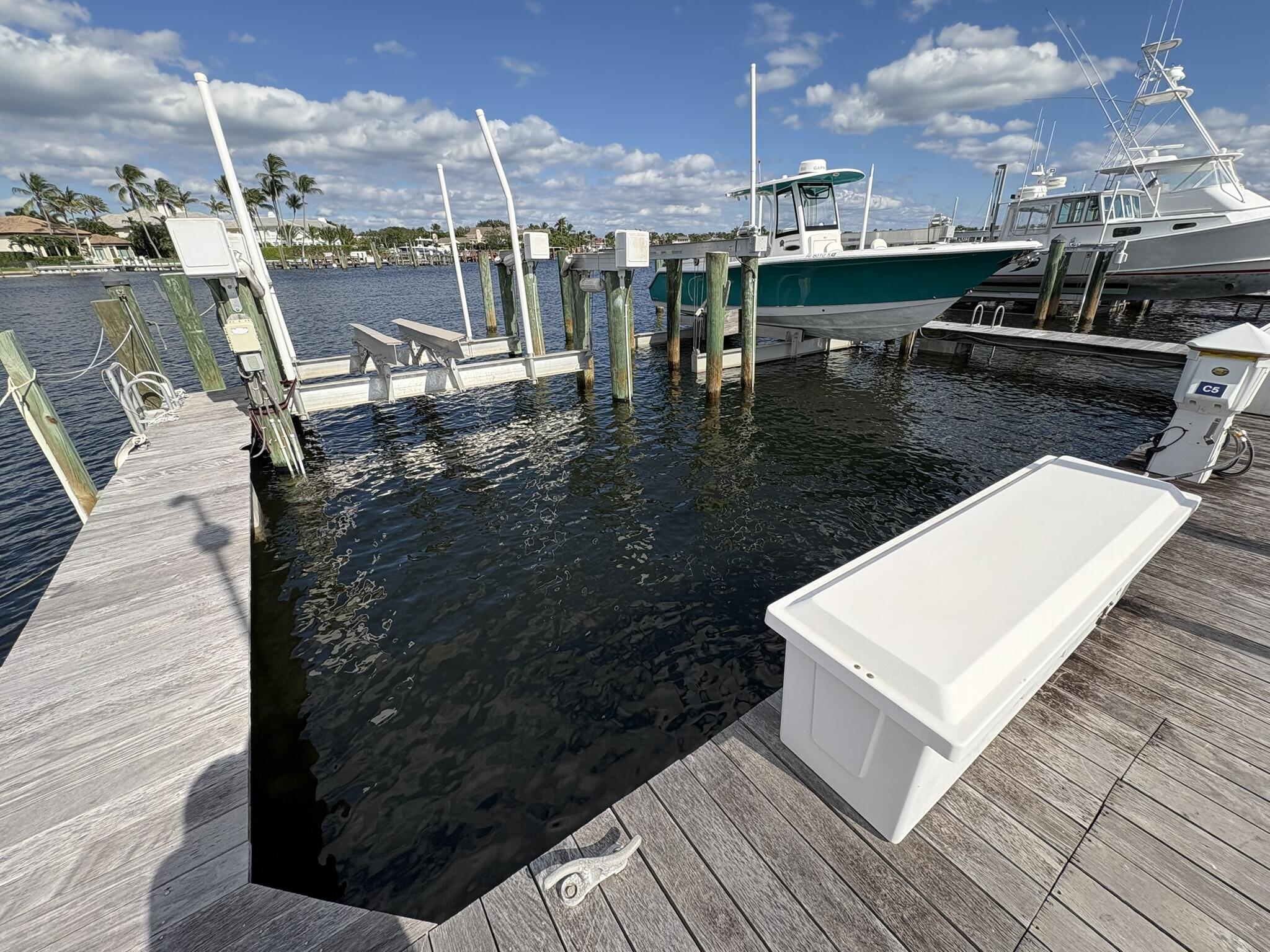 TWELVE OAKS CONDO - Residential