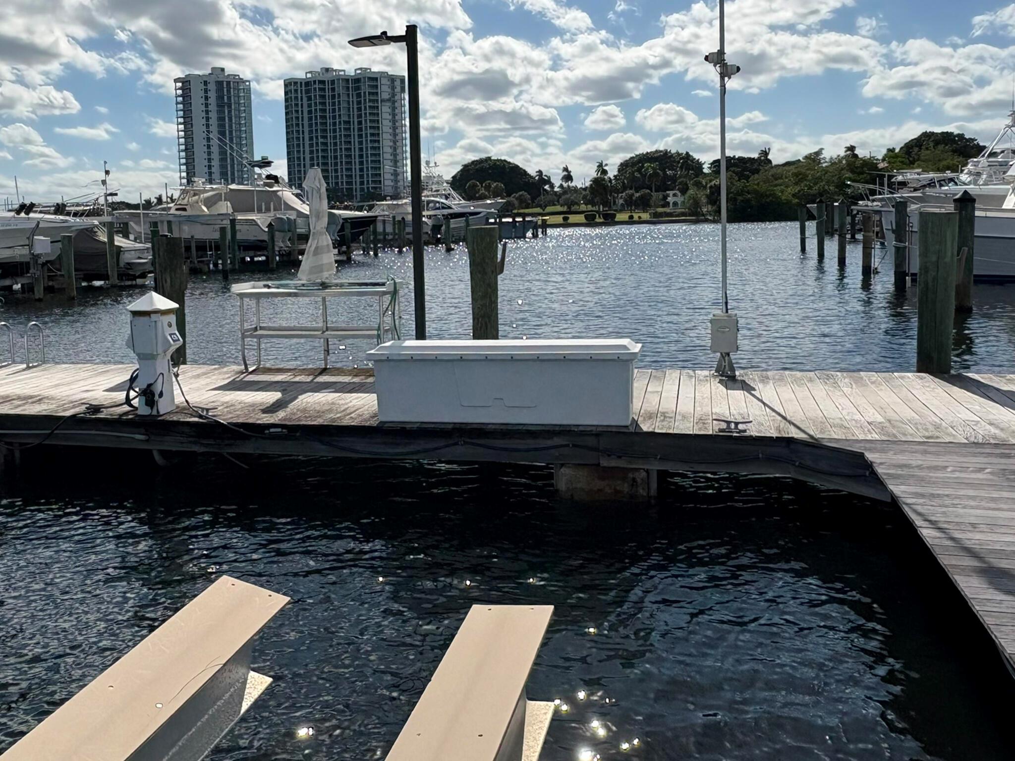 TWELVE OAKS CONDO - Residential