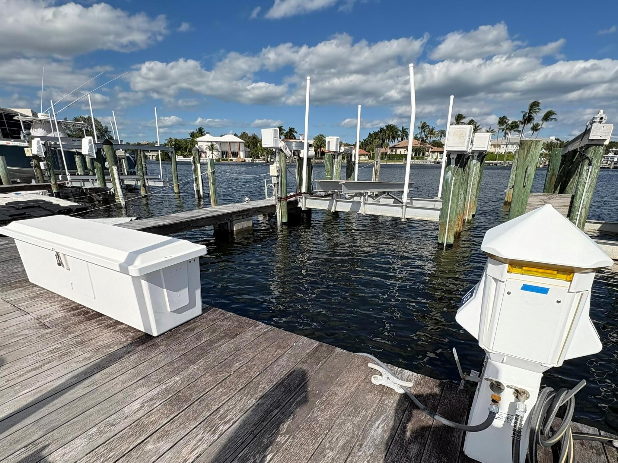 TWELVE OAKS CONDO - Residential