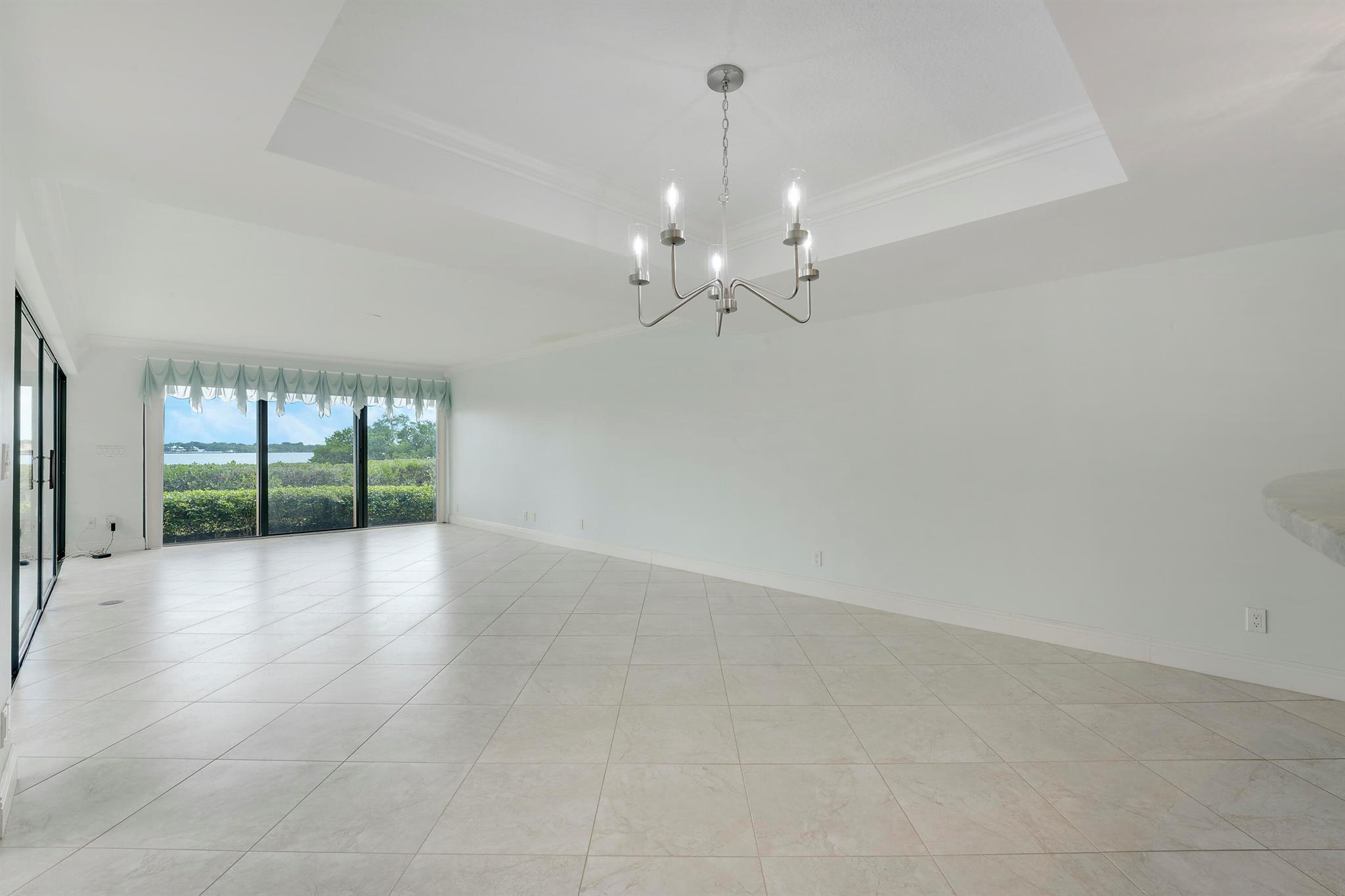 TWELVE OAKS CONDO - Residential