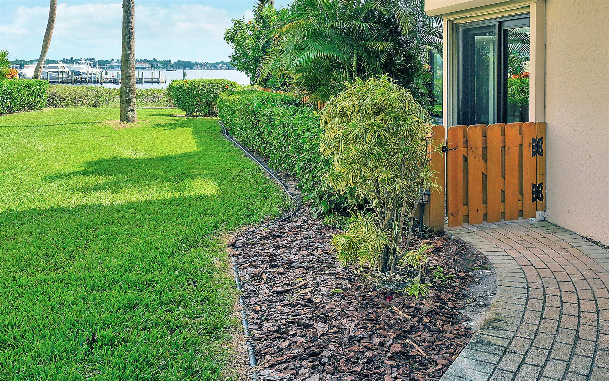 TWELVE OAKS CONDO UNIT 10 - Residential