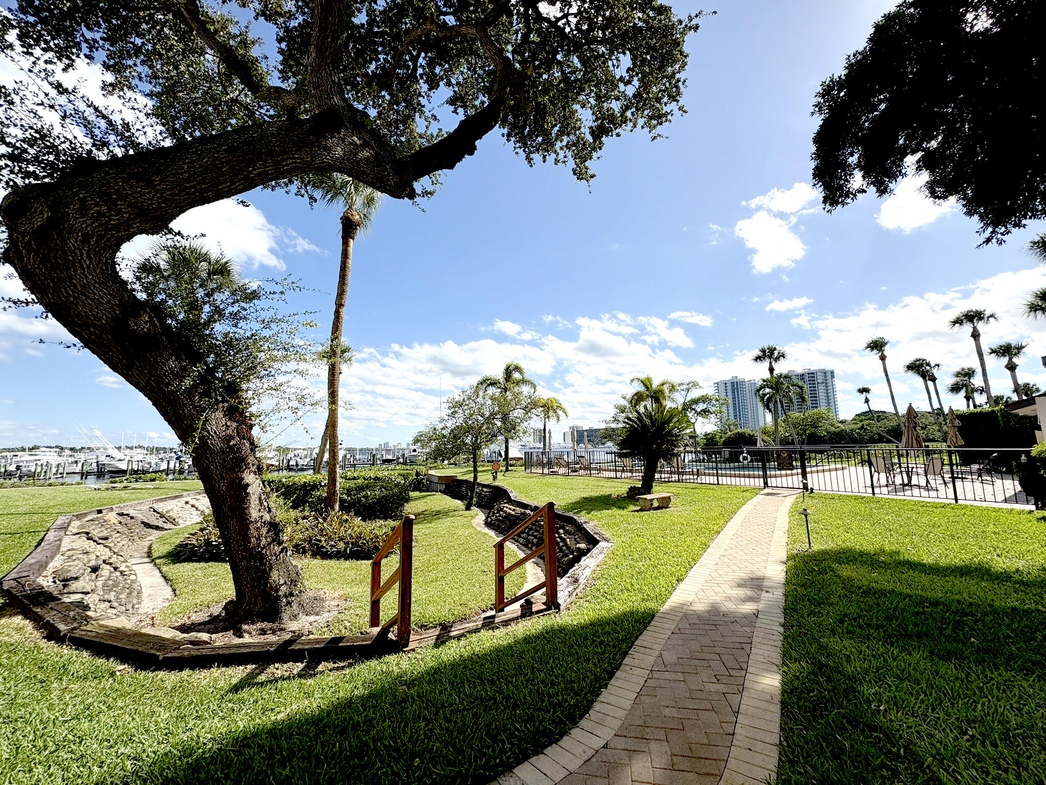 TWELVE OAKS CONDO - Residential