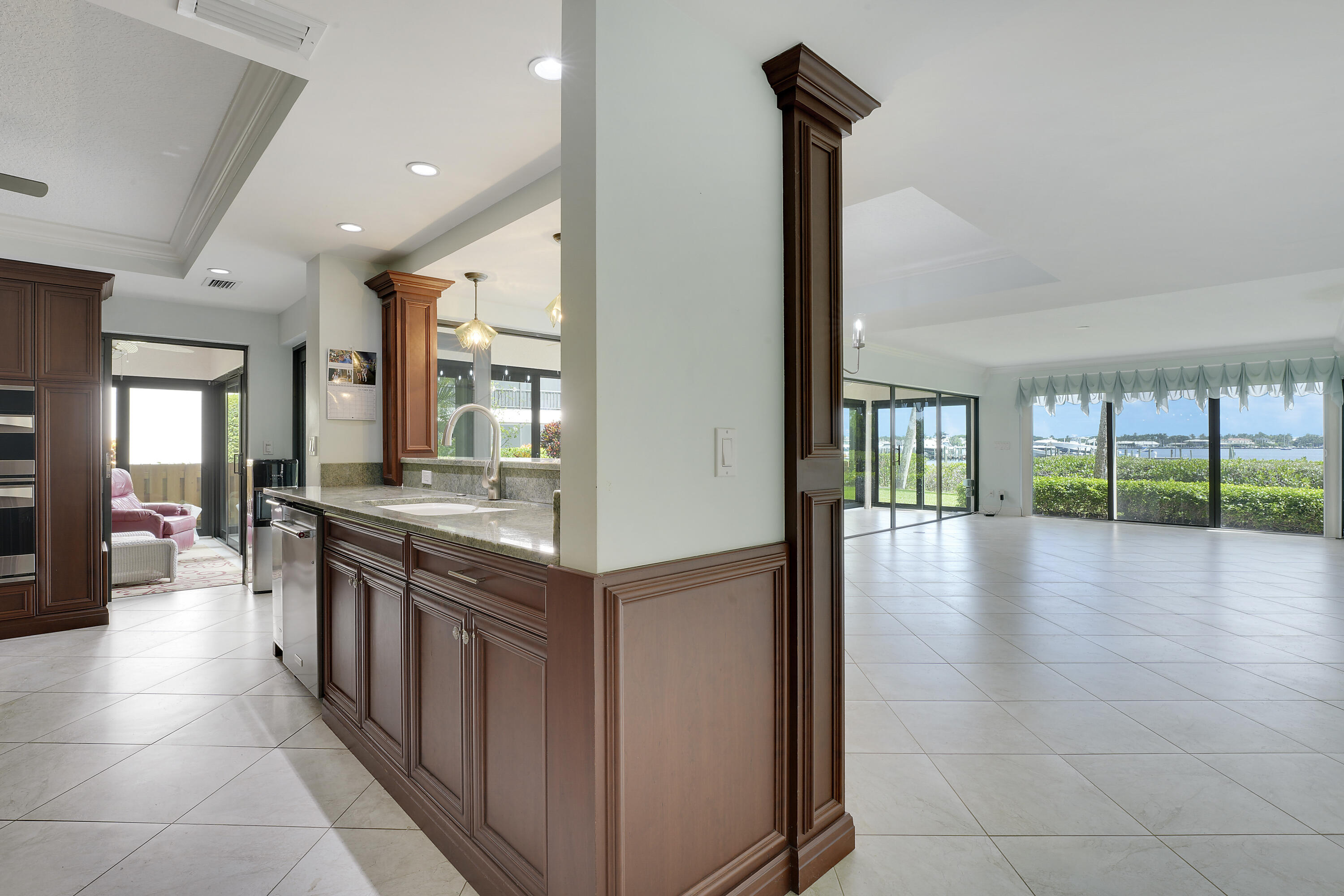 TWELVE OAKS CONDO - Residential