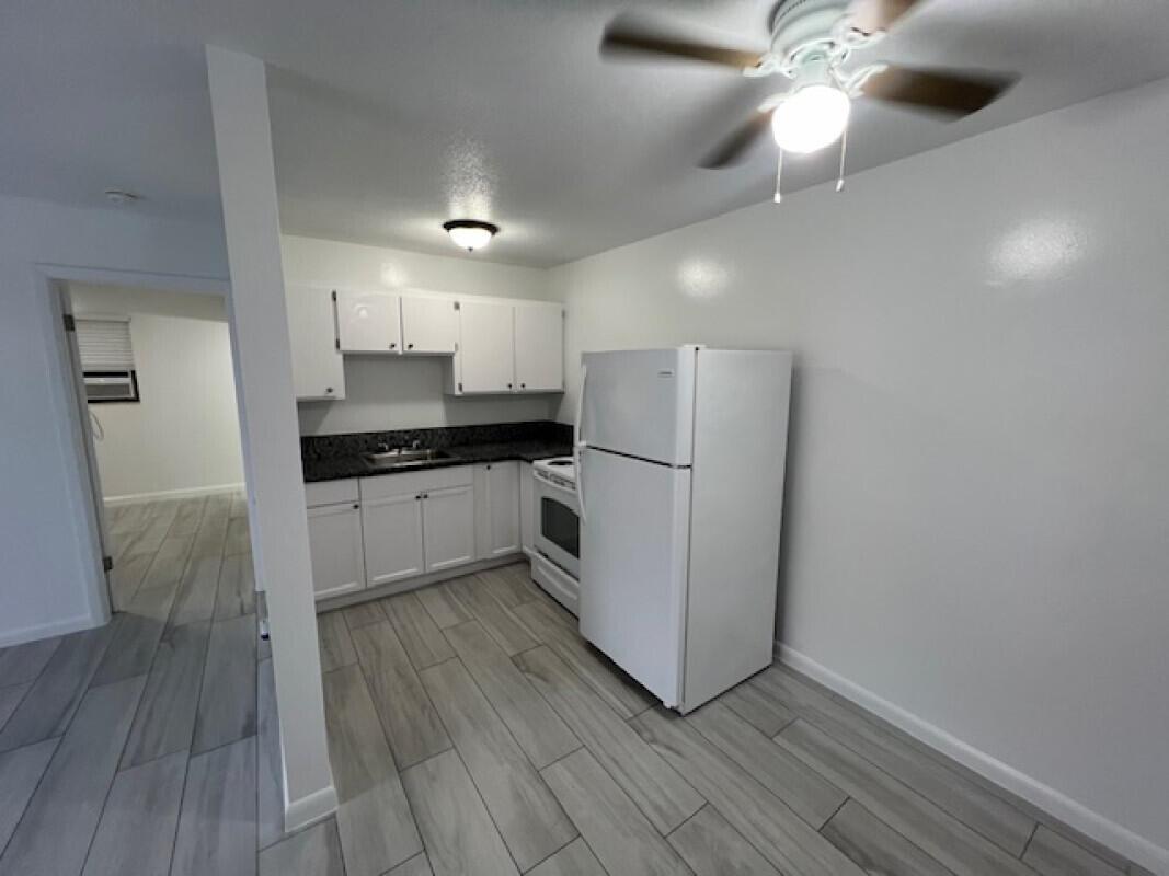 CENTRAL PARK SOUTH PALM B - Residential Lease