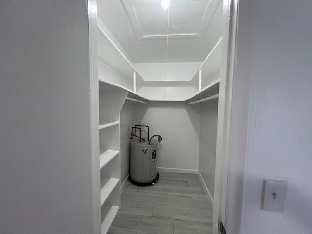 CENTRAL PARK SOUTH PALM B - Residential Lease