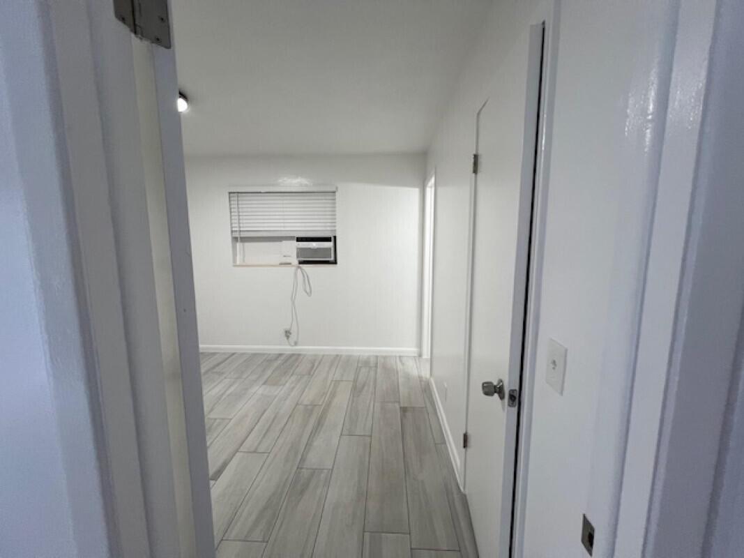 CENTRAL PARK SOUTH PALM B - Residential Lease