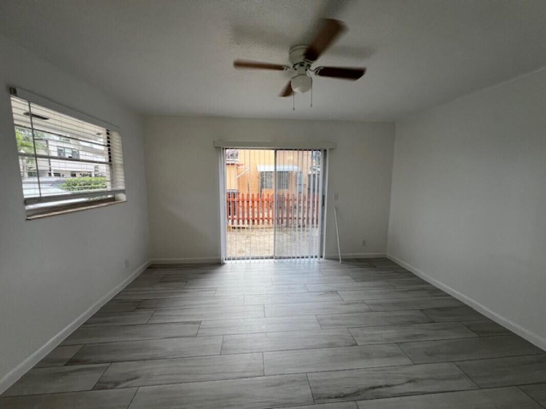 CENTRAL PARK SOUTH PALM B - Residential Lease