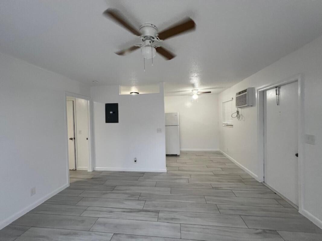 CENTRAL PARK SOUTH PALM B - Residential Lease